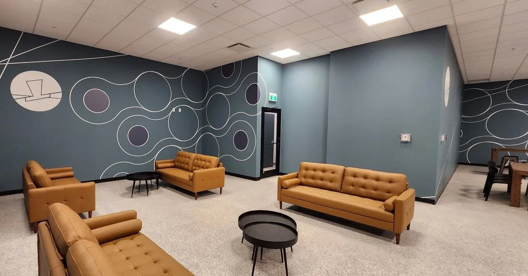 Bringing visual identity to life at The Hat, Apartment Rentals. Custom printed and installed large-scale wall decals that elevate the flow and feel of every shared space. 🛋️🏙️

&bull;
&bull;

#calgary #yyc #vinyl #vinylmural #largeformatprint