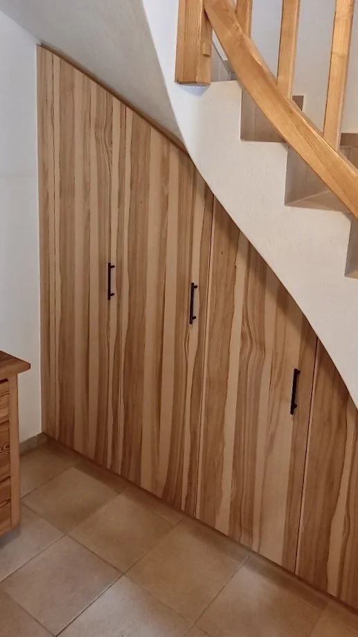 Treppenschrank_1.jpeg