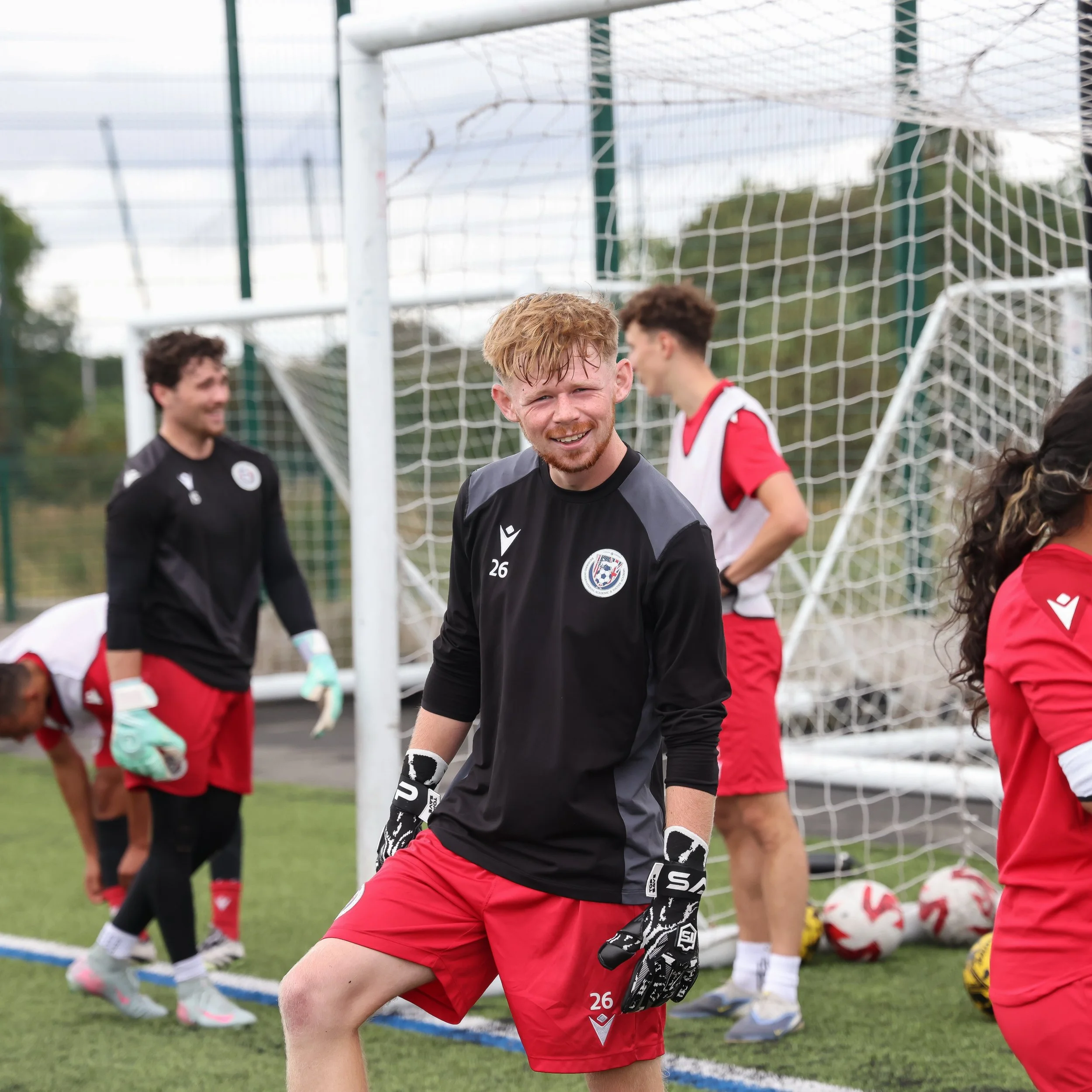 Some snaps from our first session back at Bodington 👆😁📸

#CollegeSoccer #UKCollegeSoccer #TedLasso #USSoccer #SoccerTraining