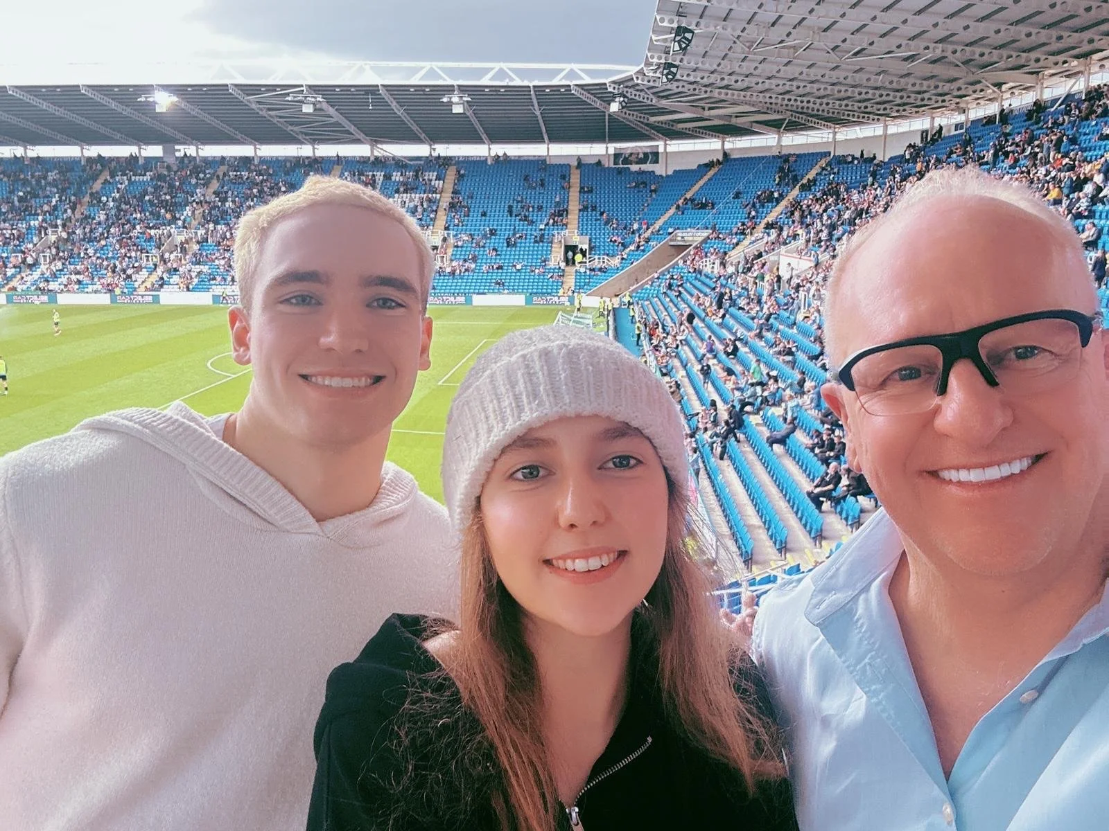 A great day out for our London students Mackenzie and Nate, enjoying Reading vs Bradford City from the Macron private box! ⚽🏟️

Another brilliant experience away from the classroom 🙌

#CollegeSoccer #StudyAbroad #StudentLife #FootballExperience #St