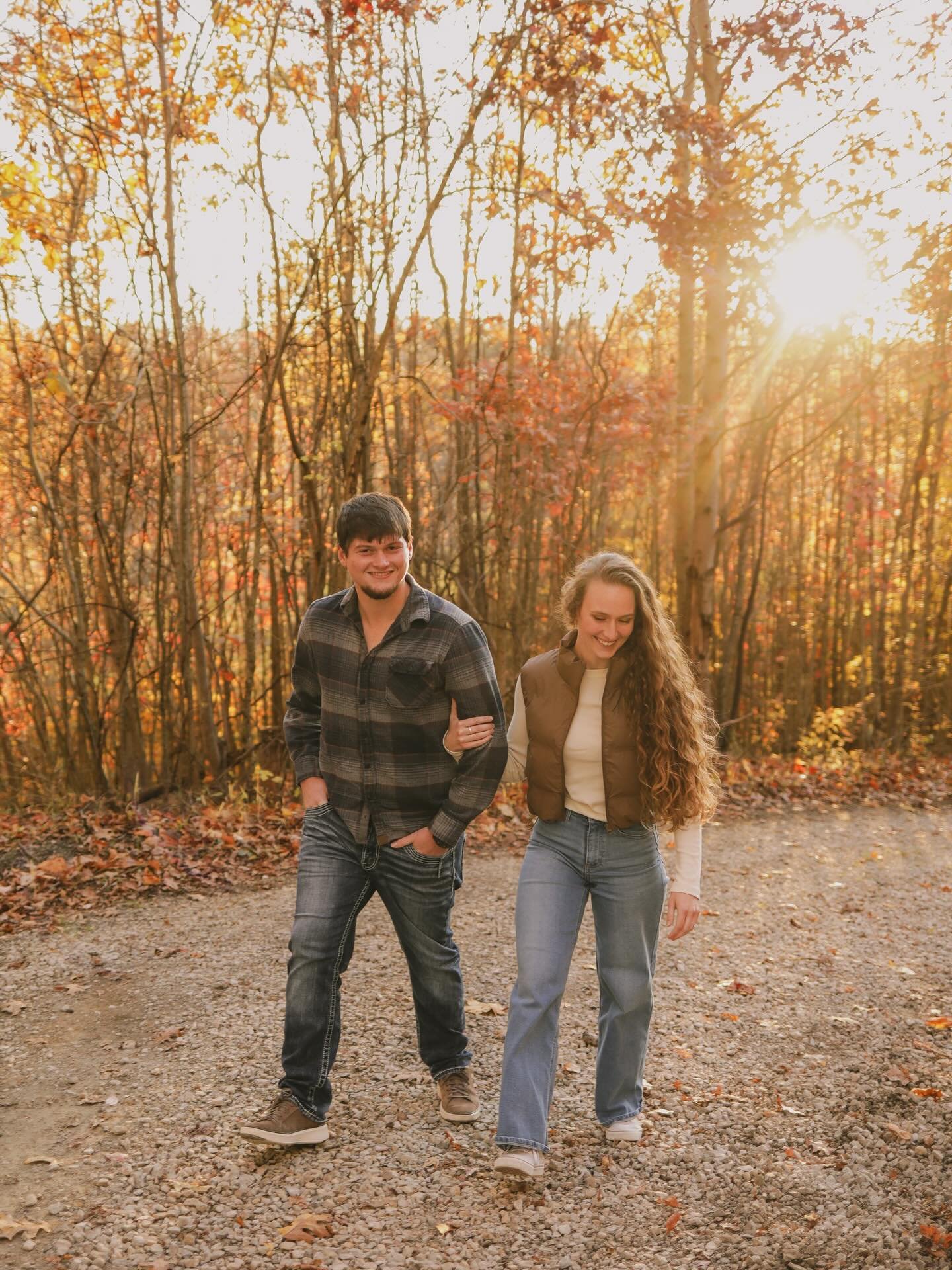 I hope all of you are keeping healthy and avoiding this plague going around 🤧 I unfortunately have caught it 😩
.
Fantasizing that I&rsquo;m healthy and back in the beautiful golden &amp; warm light of this late fall engagement session ✨ these two i