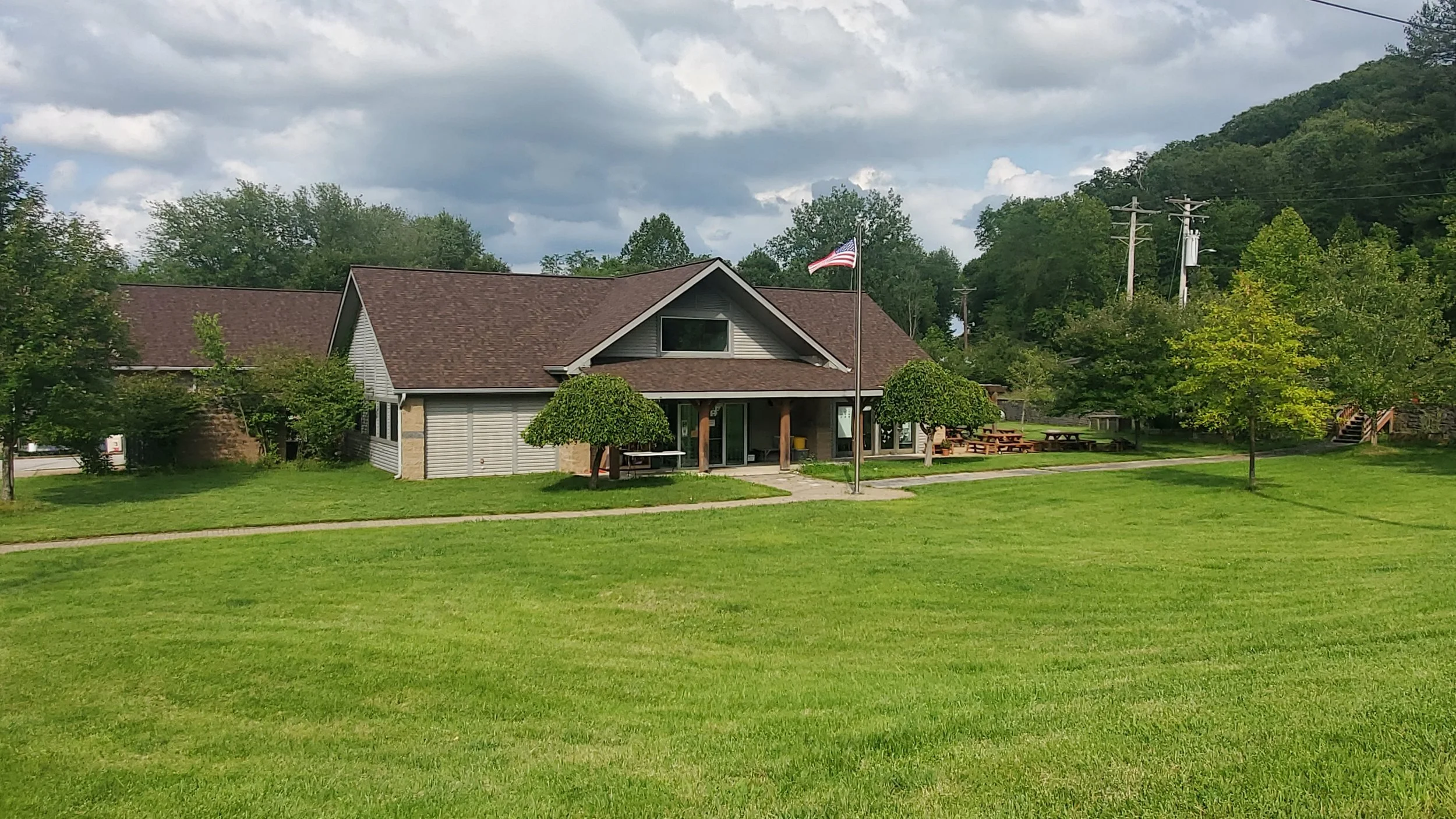 wildlife rescue center property no sign.jpg