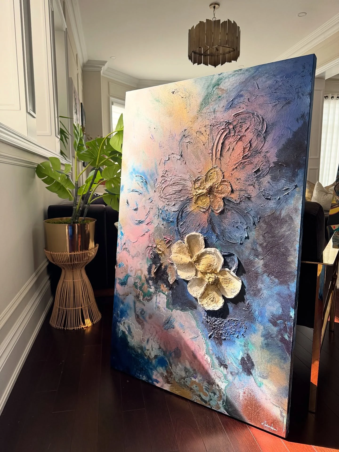 Sculpted Elegance. 

  I saw the sunlight shine on this piece and couldn&rsquo;t stop myself from posting it! 

If you&rsquo;re interested, DM or send an email!