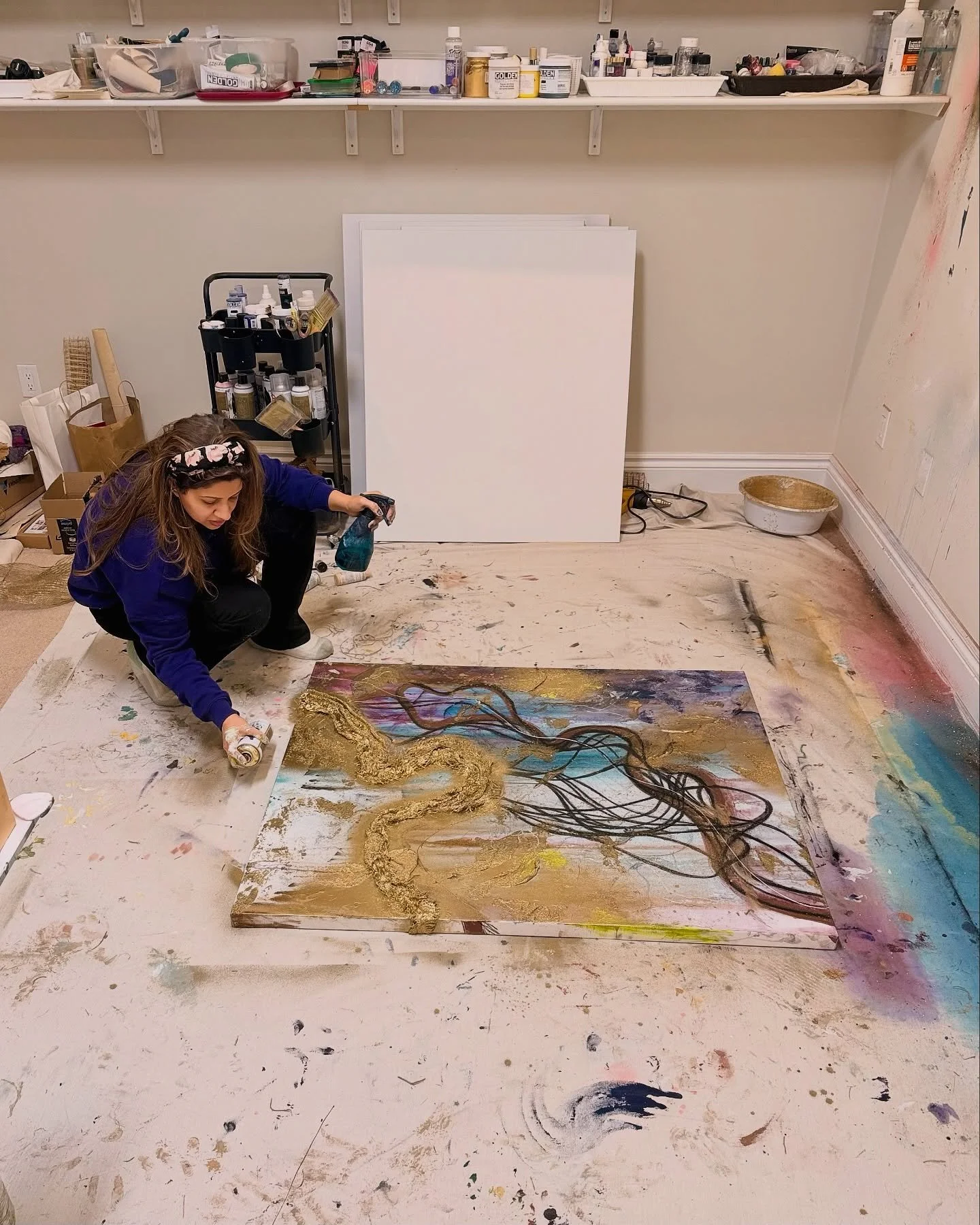 Studio day &mdash; Paint everywhere, thoughts nowhere! 
Honestly, this is the only thing that shuts my brain off 🤗

#marinaadamart #studiodays #artttoronto #canadianpainter #abstract #contemparyart