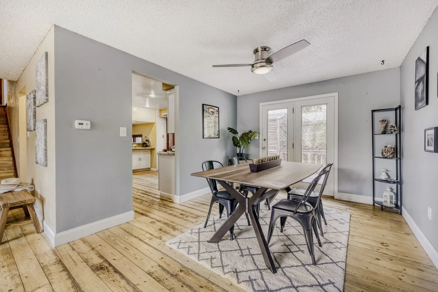 6893 gray circle - Web Quality - 007 - 08 Dining Room.jpg
