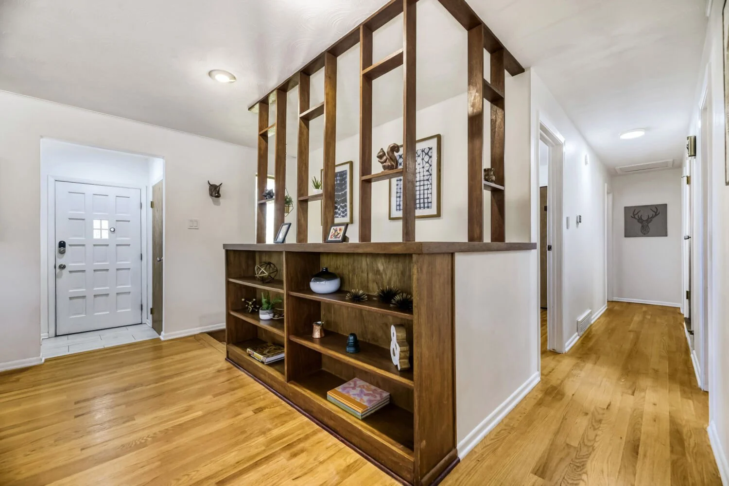 3326 S Verbena Ct - Web Quality - 005 - 05 Foyer.jpg