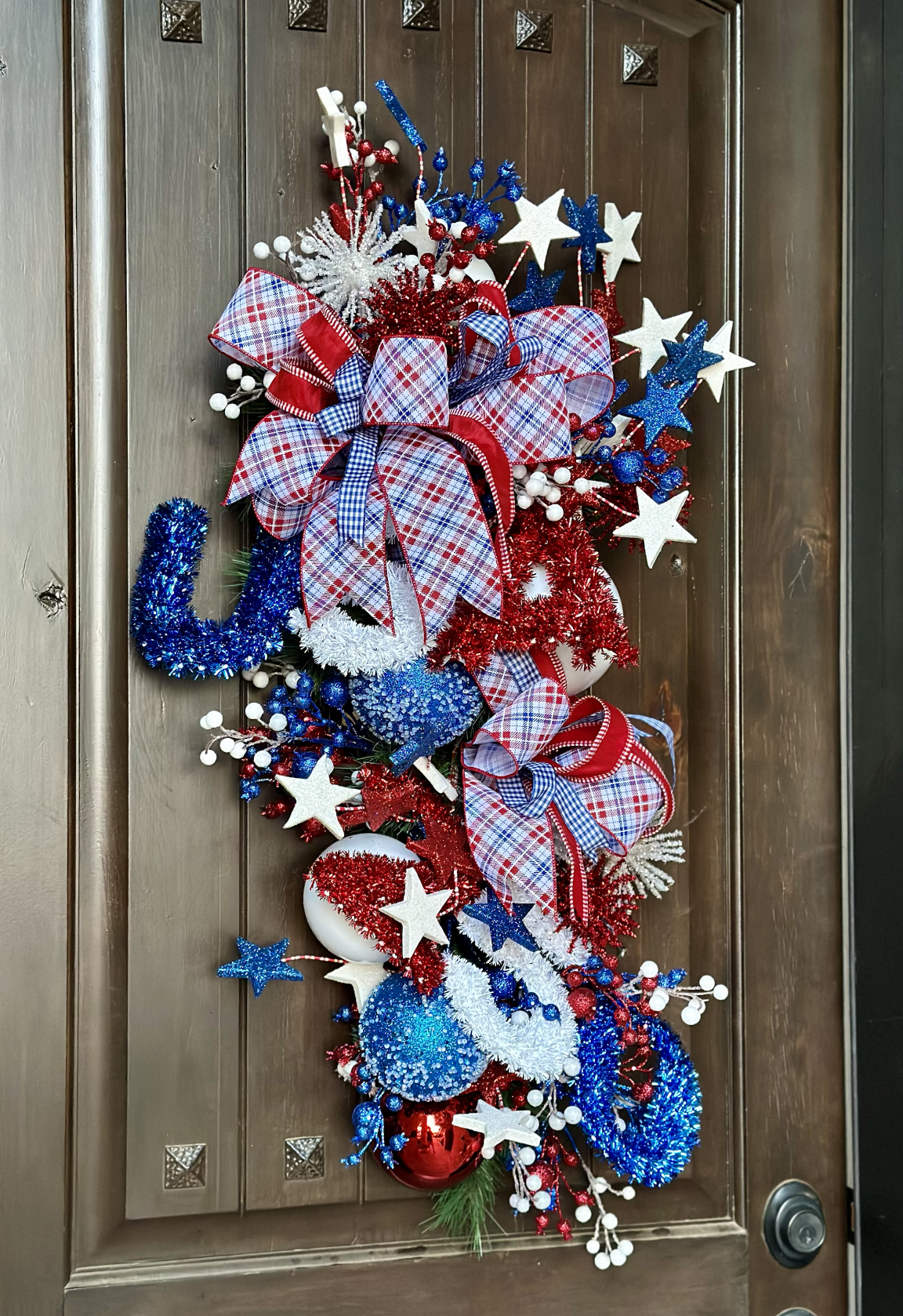 The Holiday Curators Delaneys Design 4.png