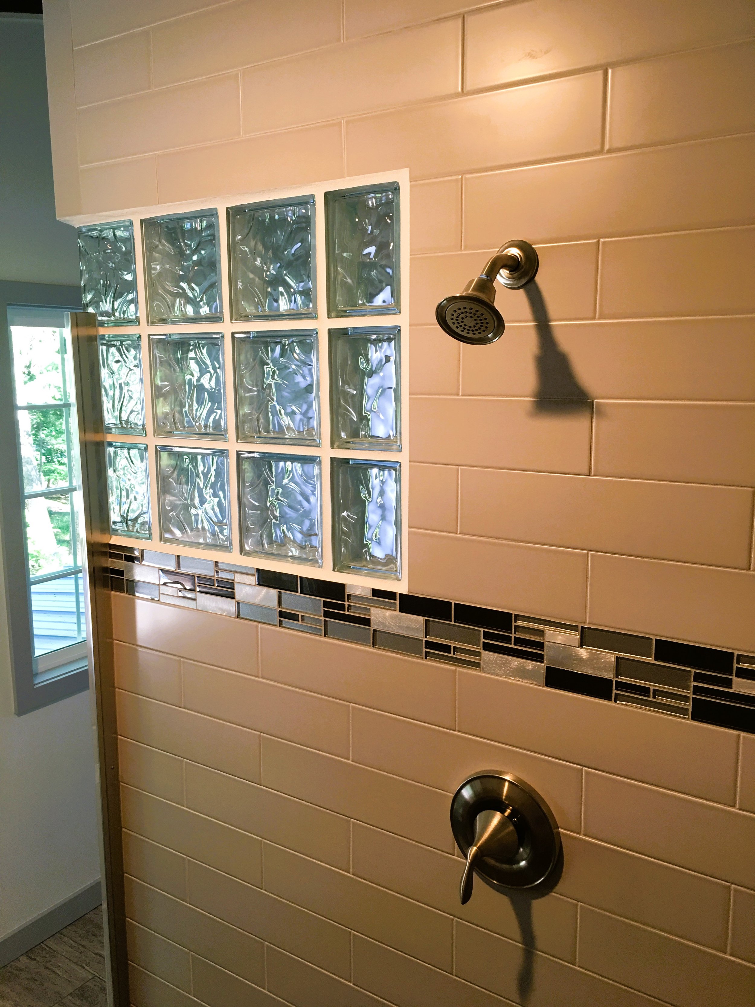 Beige tile shower with glass block and detail tile3.JPG
