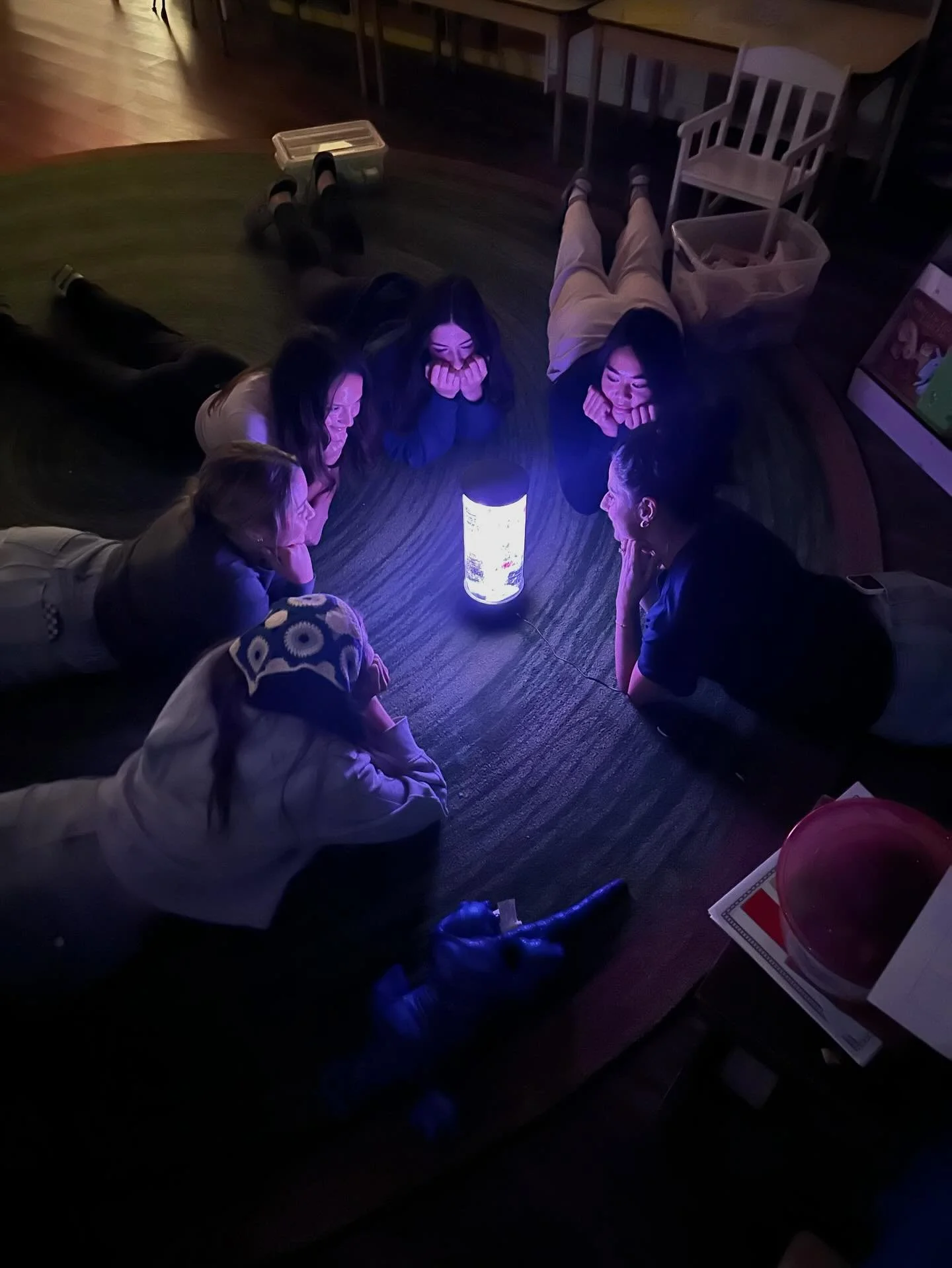 A mindful minute before the fun begins 💫
OTs need to regulate too! 

#OccupationalTherapy #PediatricOT #RegulationStation #OTinRealLife #bubbletube #pedsotlife #yegoccupationaltherapy #yegot