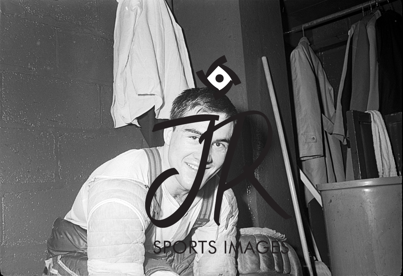 100BWM R. VACHON DRESSING ROOM APRIL 27-67.png