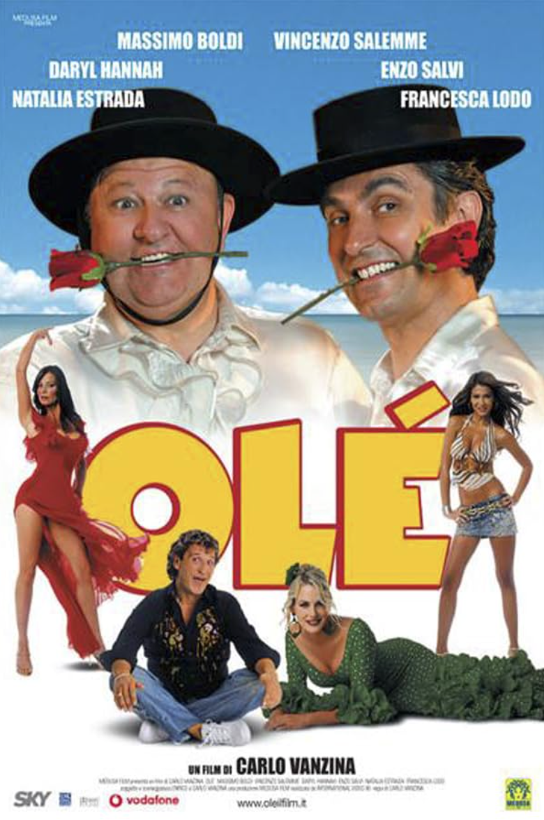 Cartel de la película 'Ollé' con actores en la portada, dos hombres con sombreros y rosas en la boca, y tres mujeres con diferentes poses y vestuarios, con fondo de cielo y mar.