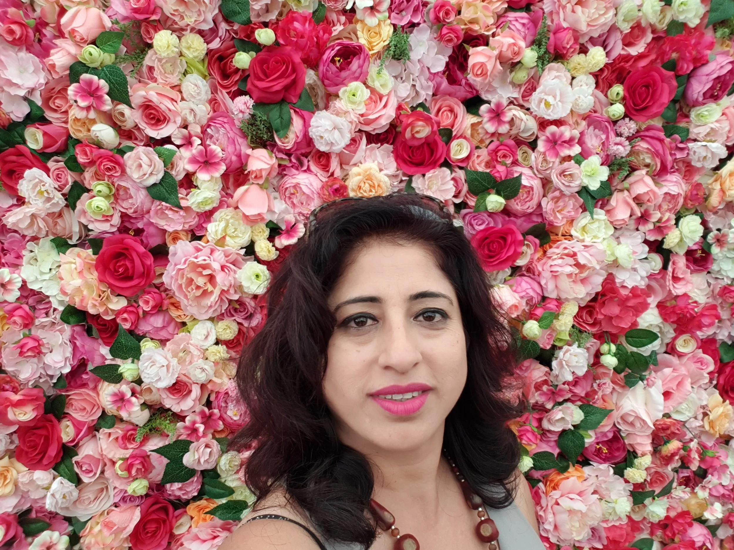Florist, Flower Power Studio introducing herself to customers and her community and offering same day delivery for beautiful bouquets and floral design delivery in Auckland, New Zealand.