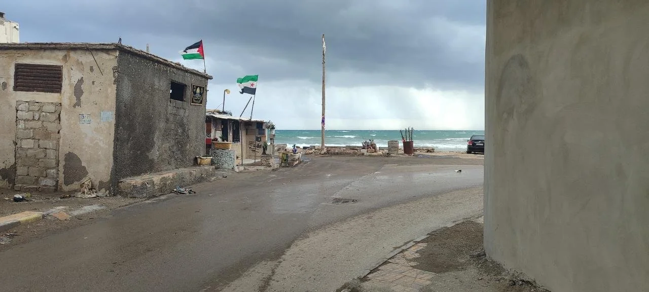 بين البحر والمخيم_ كيف شكّل الساحل حياة سكان مخيم الرمل الفلسطيني في اللاذقية