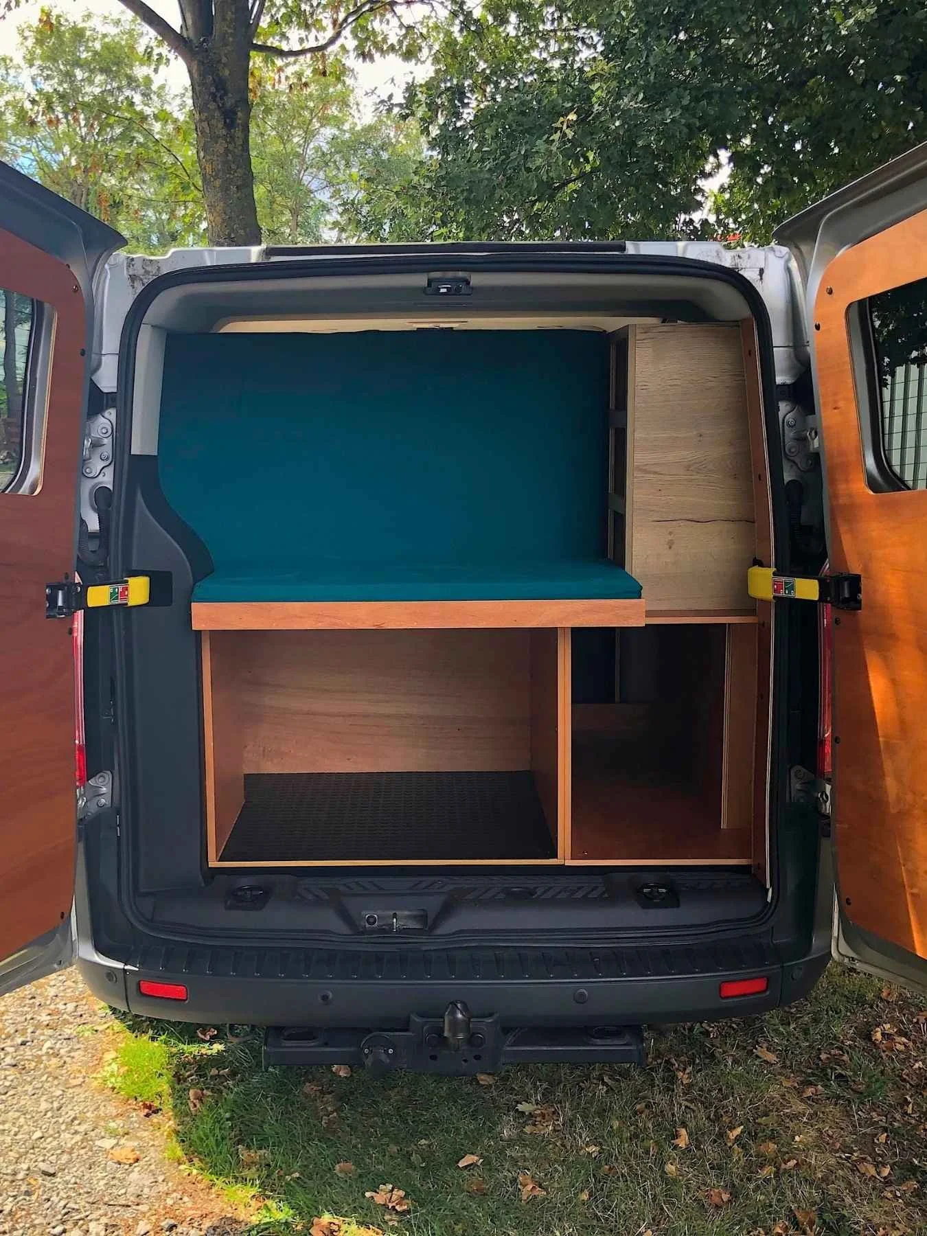 van-amenage-ford-transit-custom-tours.jpg