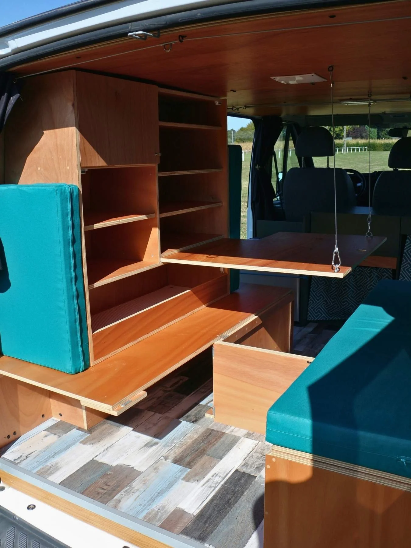 van-amenage-ford-transit-tours.jpg