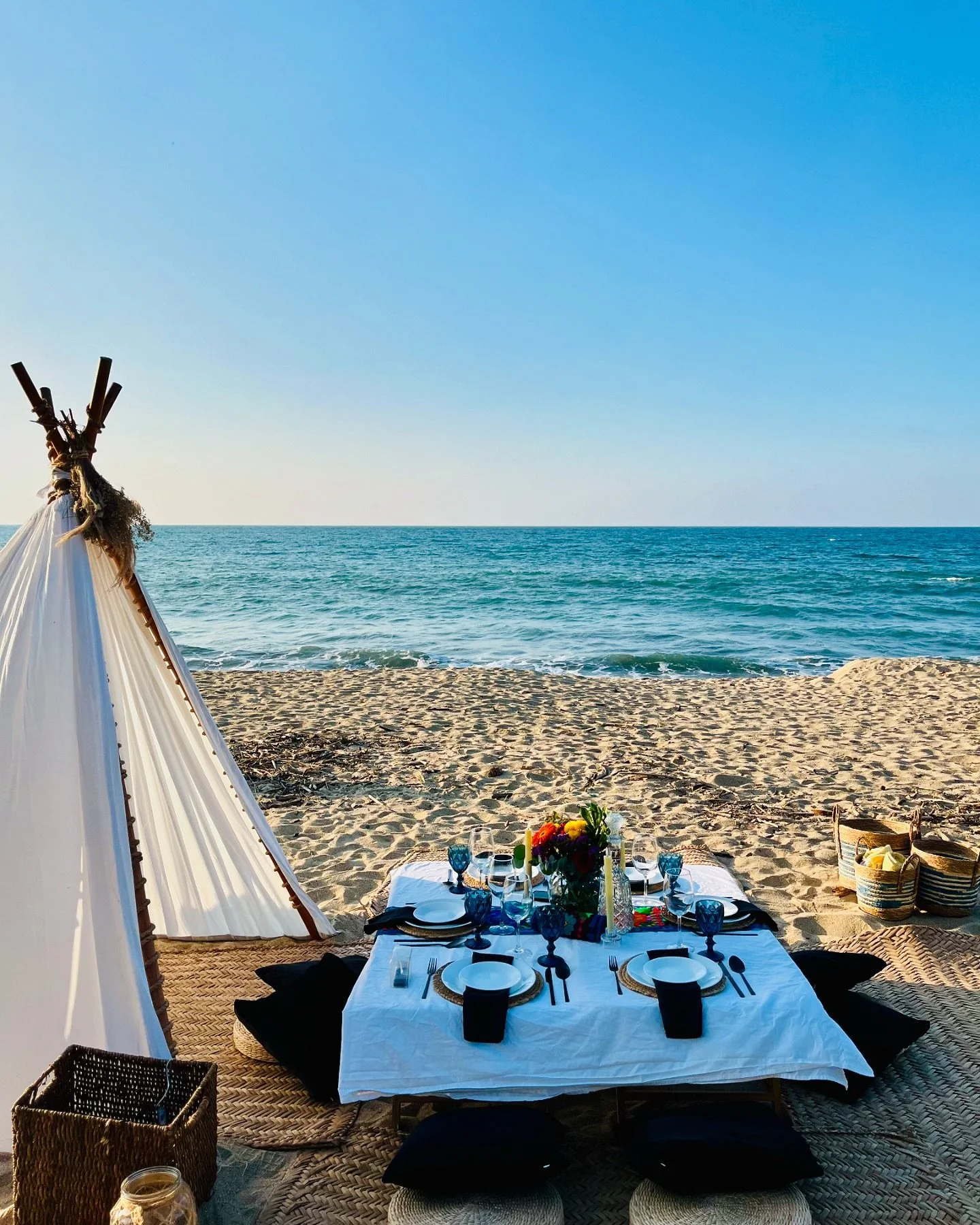 Happy Birthday Dave &amp; Jerene Miller 💙🩷🧡💛💜🖤🩵
 .
.
.
.
.
.
.
.
.
.
.
#picnicensayulita #picnicdeplaya #sayulitalife #sayulitapueblomagico #sayulitabeach #rivieranayarit #sunsetlovers #atreveteavivirlo #paquetebasico💫