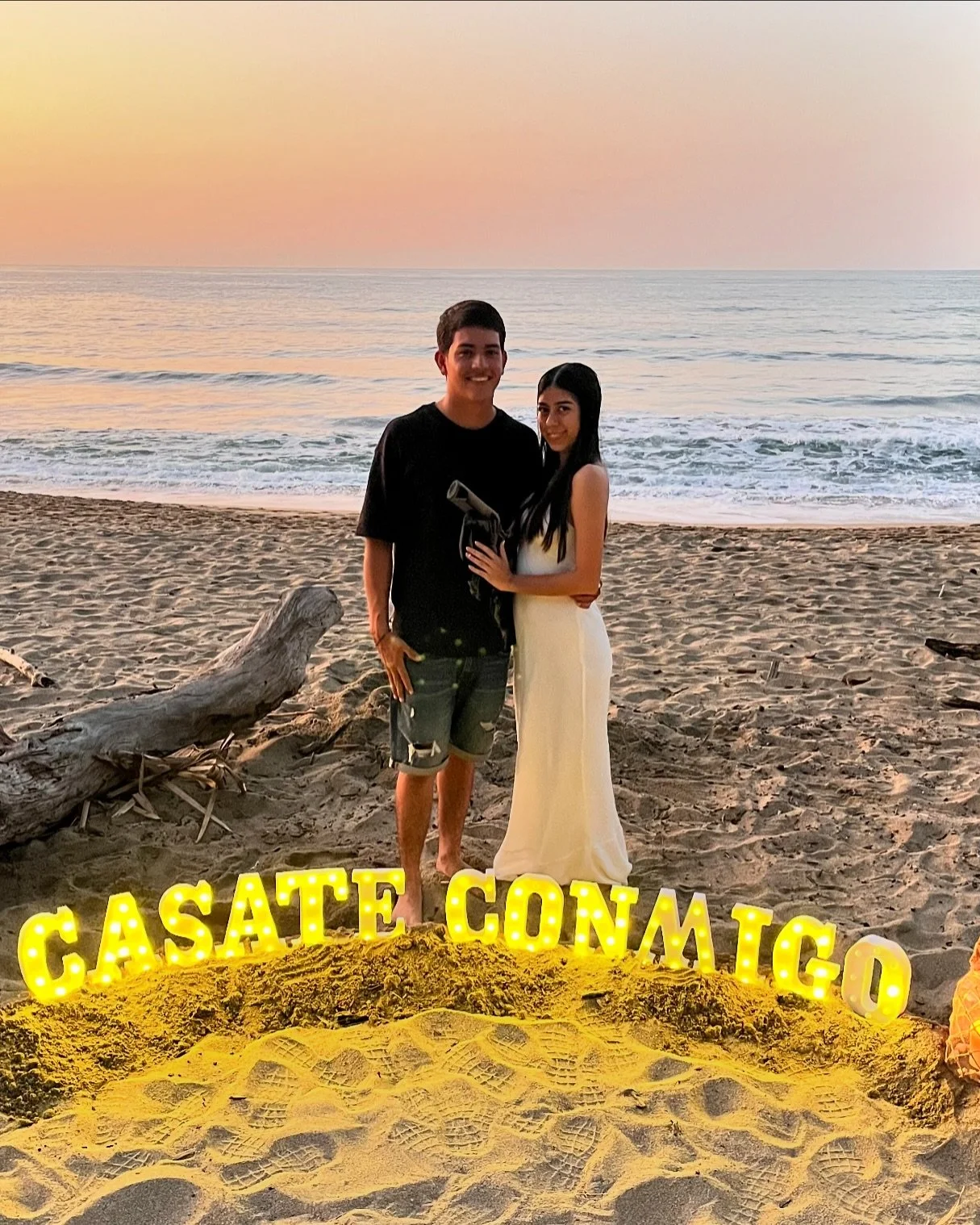 Dulce noviembre 💍✨🤍
.
.
.
.
.
.
.
.
.
.
#picnicensayulita #picnicdeplaya #sayulitalife #sayulitapueblomagico #sayulitabeach #rivieranayarit #sunsetlovers #atreveteavivirlo #paquetebasico💫