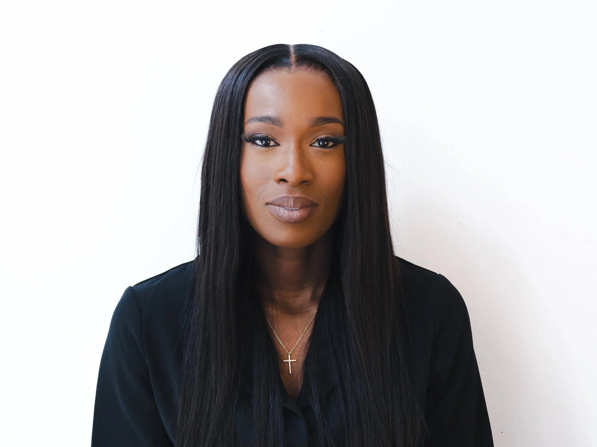 Photographe headshot naturel Montréal : une image professionnelle qui vous ressemble