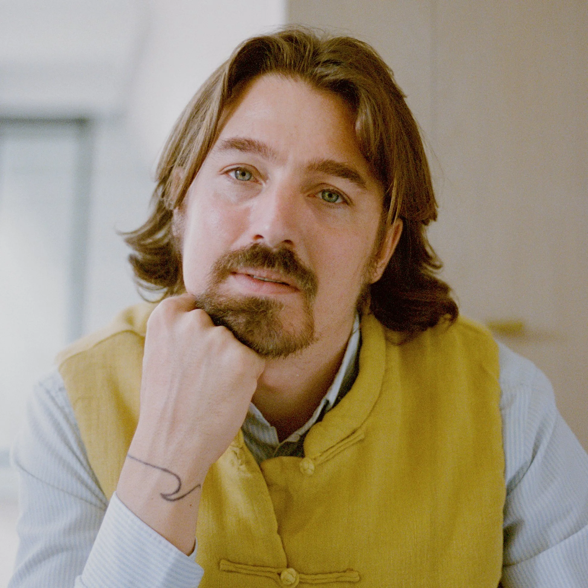 Gio, founder and Lead Coach of Moodita, specializing in mindful, purpose-driven coaching.