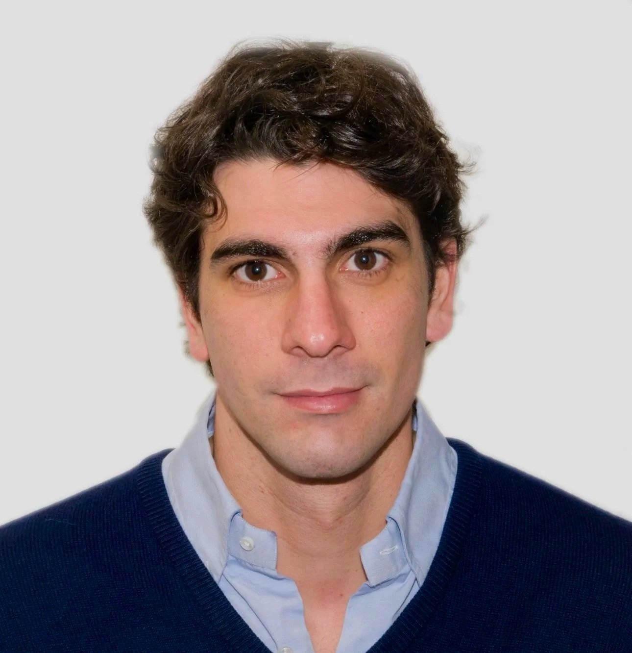 Moodita’s male client smiling after a coaching session.