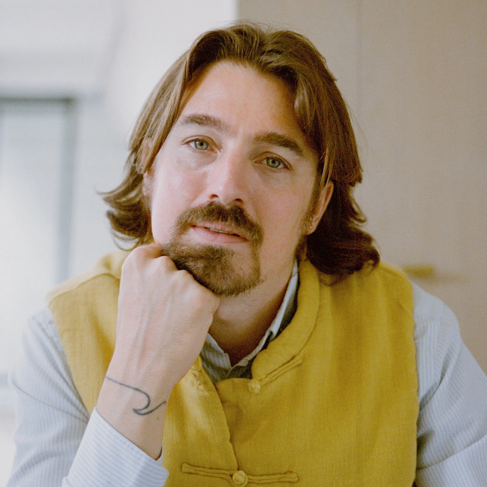 Gio, founder and Lead Coach of Moodita, specializing in mindful, purpose-driven coaching.