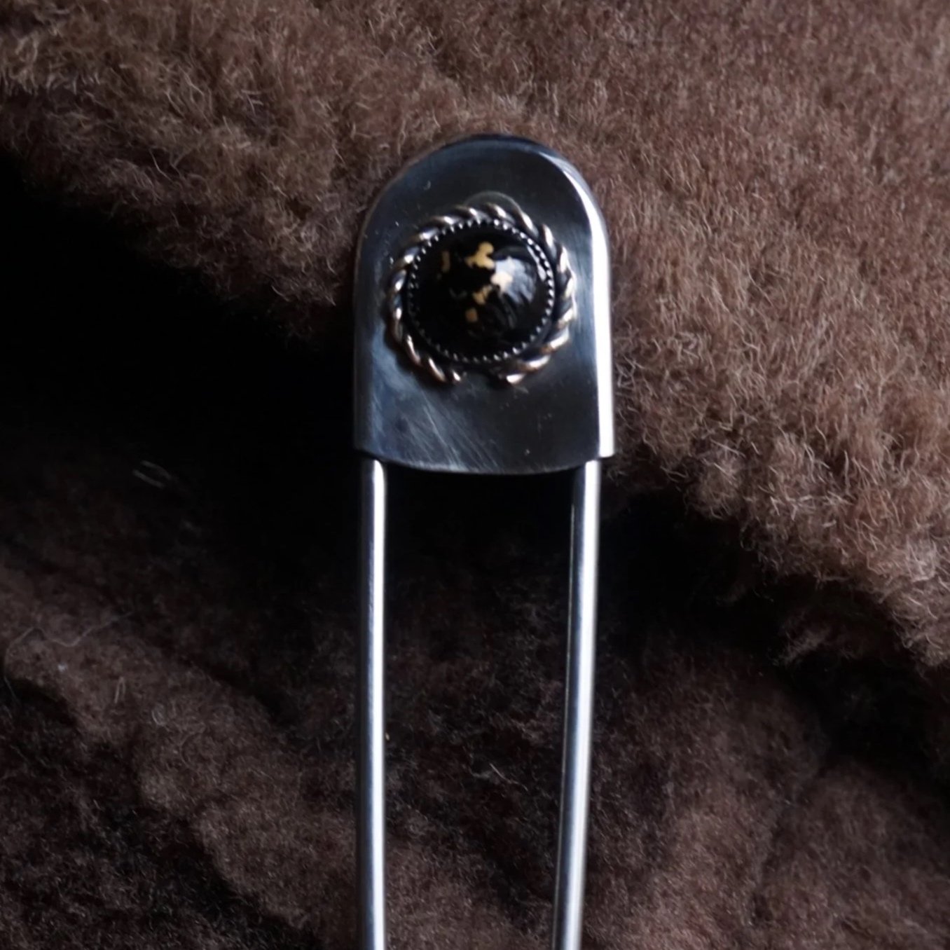 Black & gold jumbo safety pin