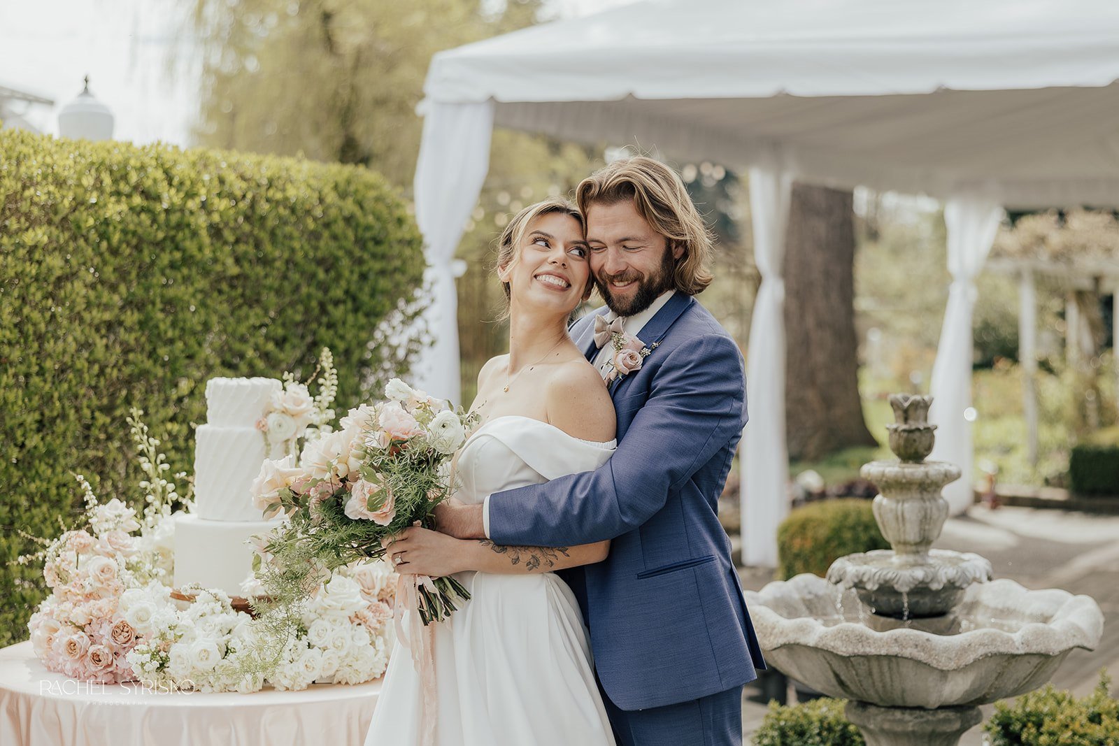 Cake and couple with elegant romantic florals