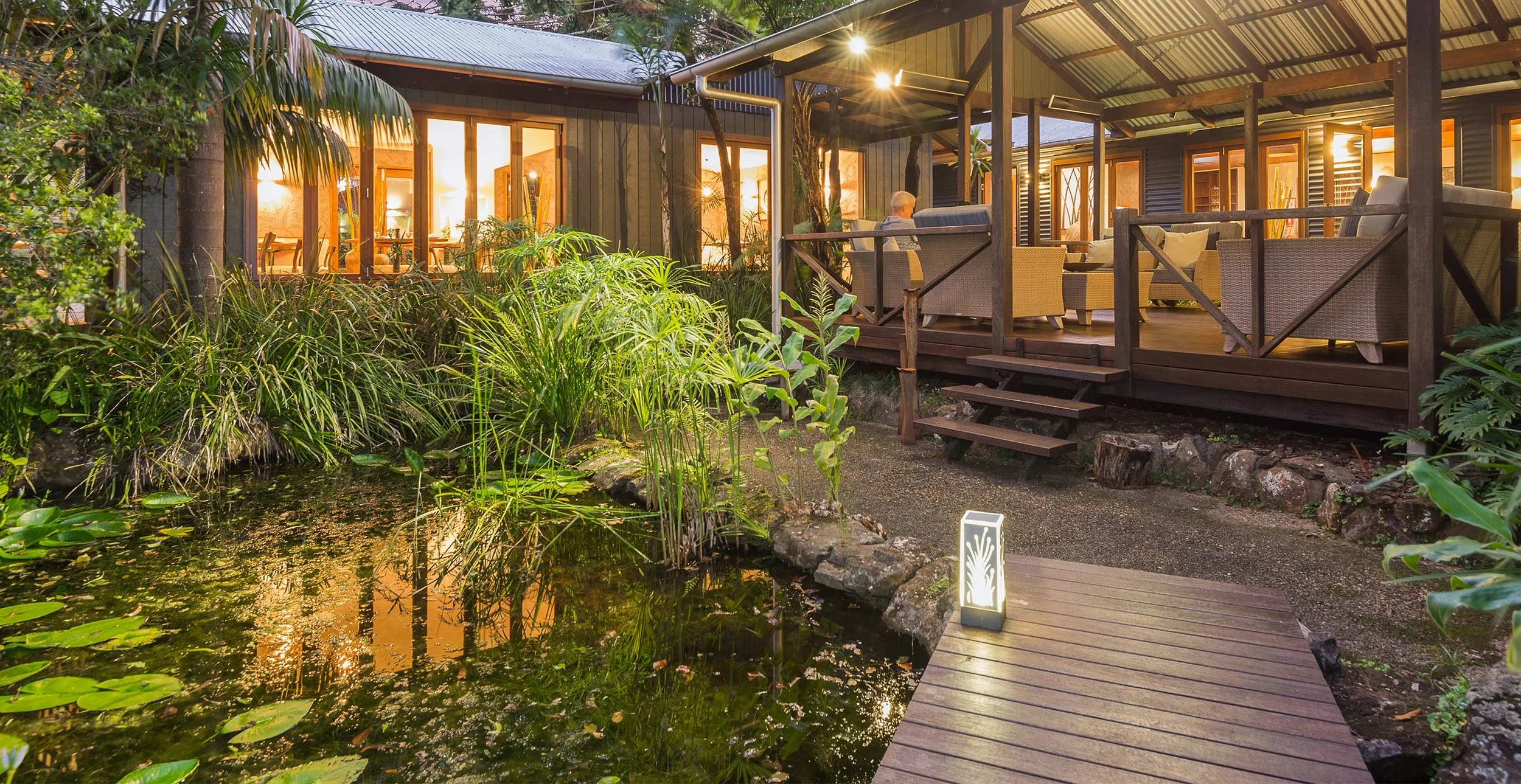 Lakeside Cabin Near Tamarind Restaurant Sunshine Coast