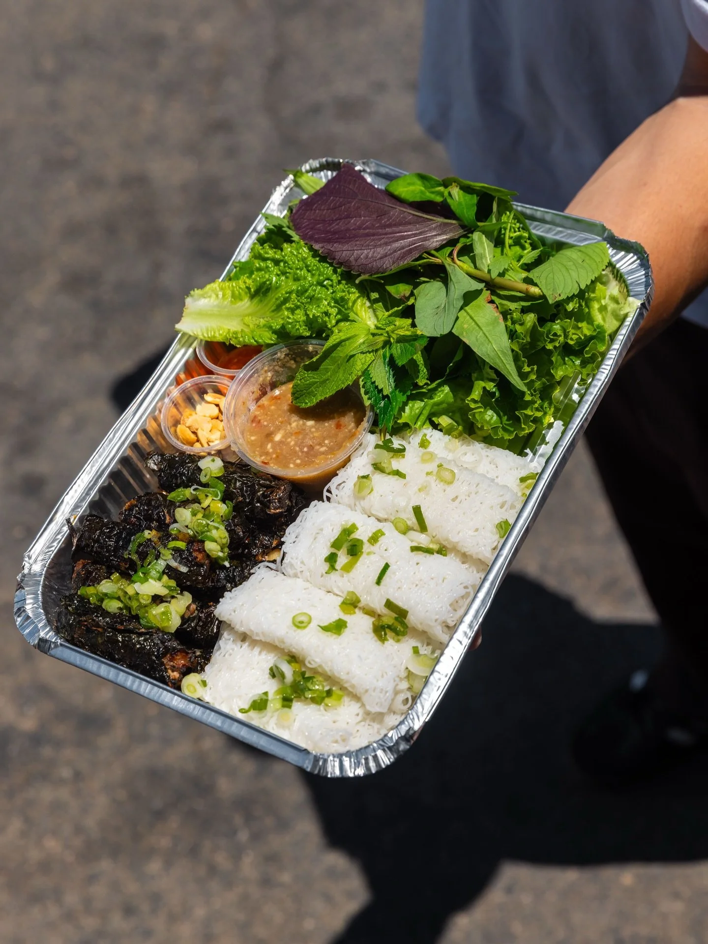 If comfort had a tray it&rsquo;d look like this. Our b&aacute;nh hỏi trays hits every craving 😋

Only available at 15041 Moran St. Ste 106, Westminster, 92683

#ocfood #bakery #pastries #vietnamesedessert #vietnamese