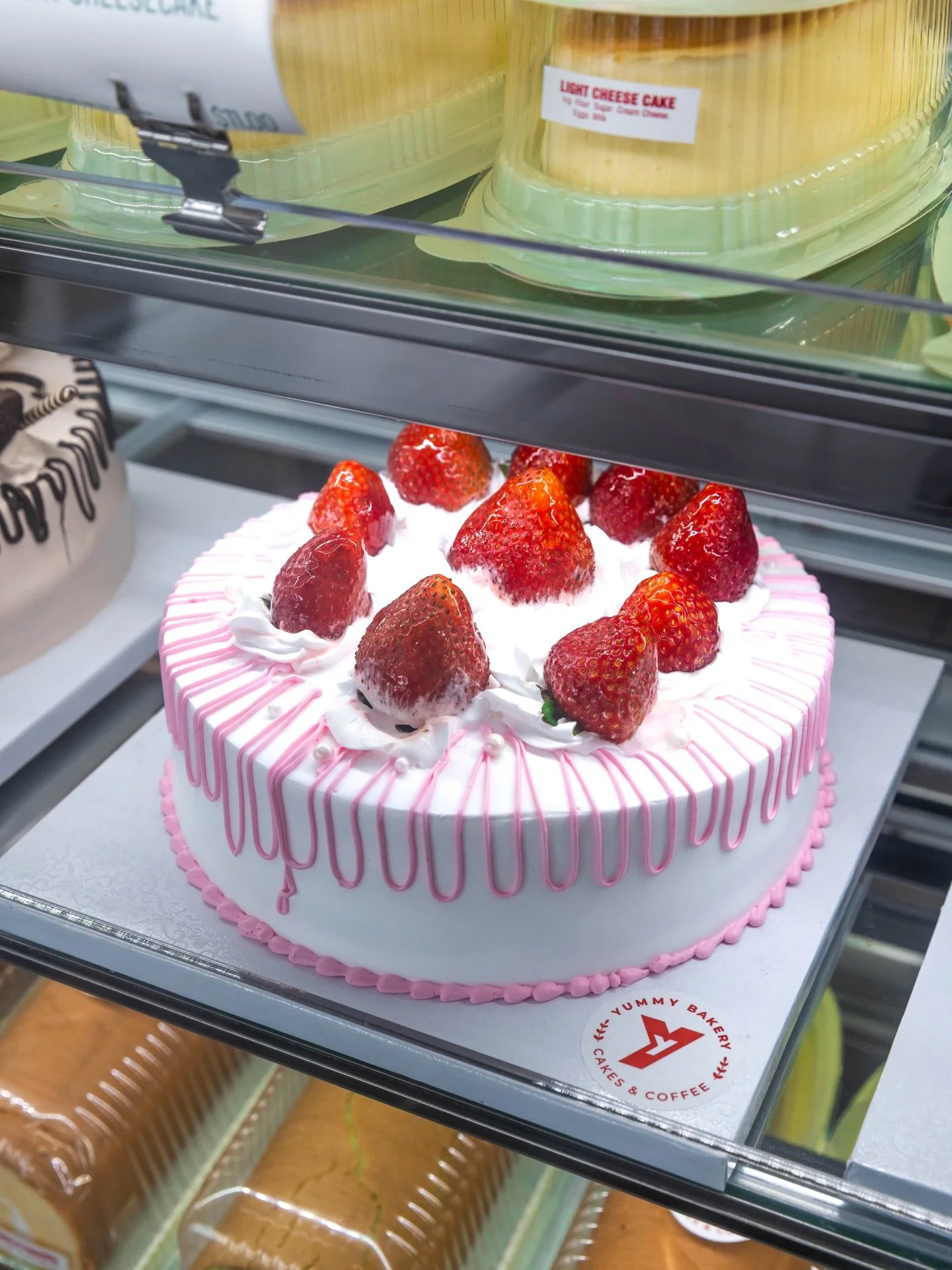 Need an excuse to celebrate? This is it 🍰

#ocfood #bakery #pastries #vietnamesedessert #vietnamese