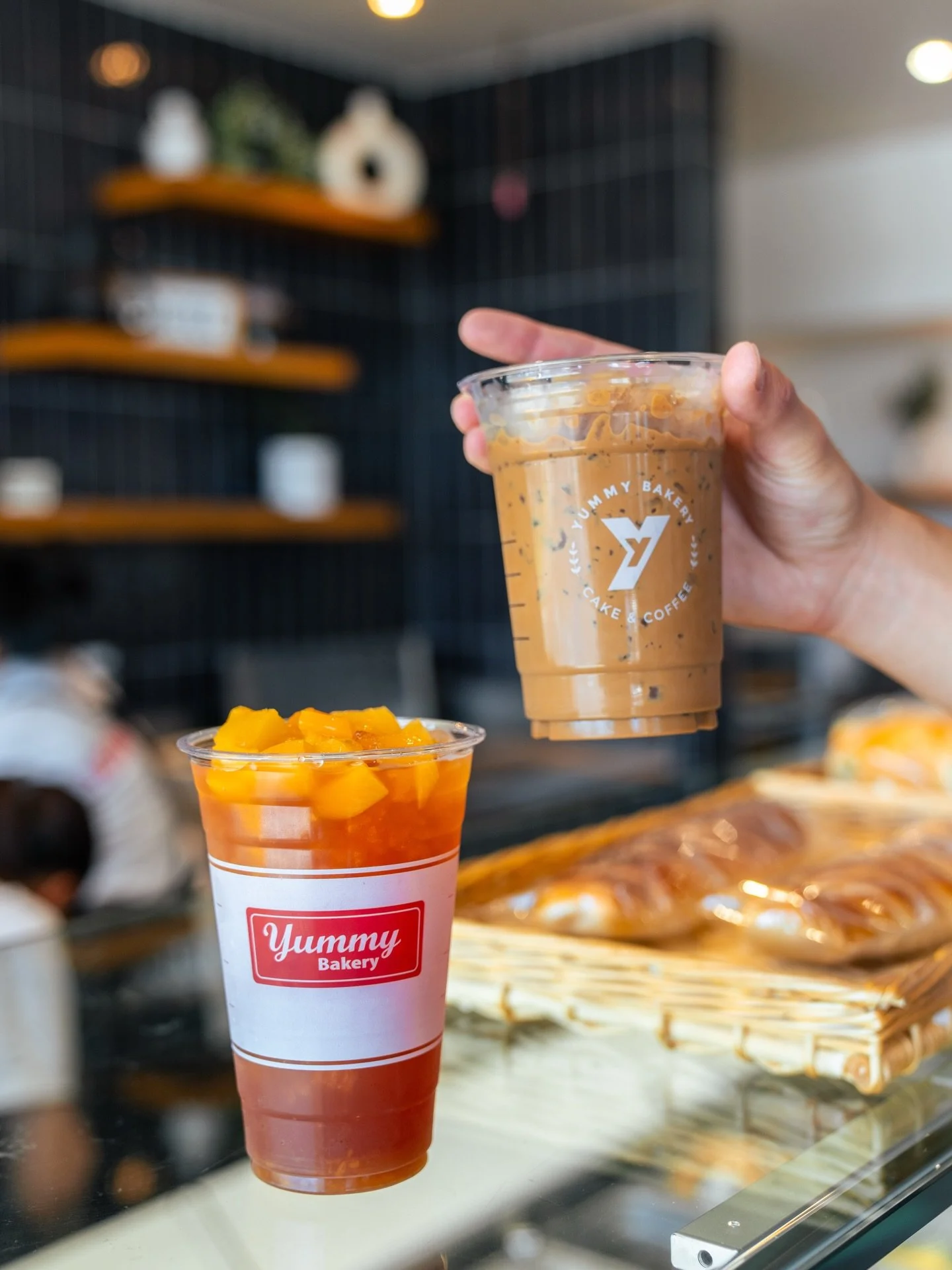 Balance looks like this: one fruity, one creamy&hellip; you can&rsquo;t lose 😌🧋

#ocfood #bakery #pastries #vietnamesedessert #vietnamese