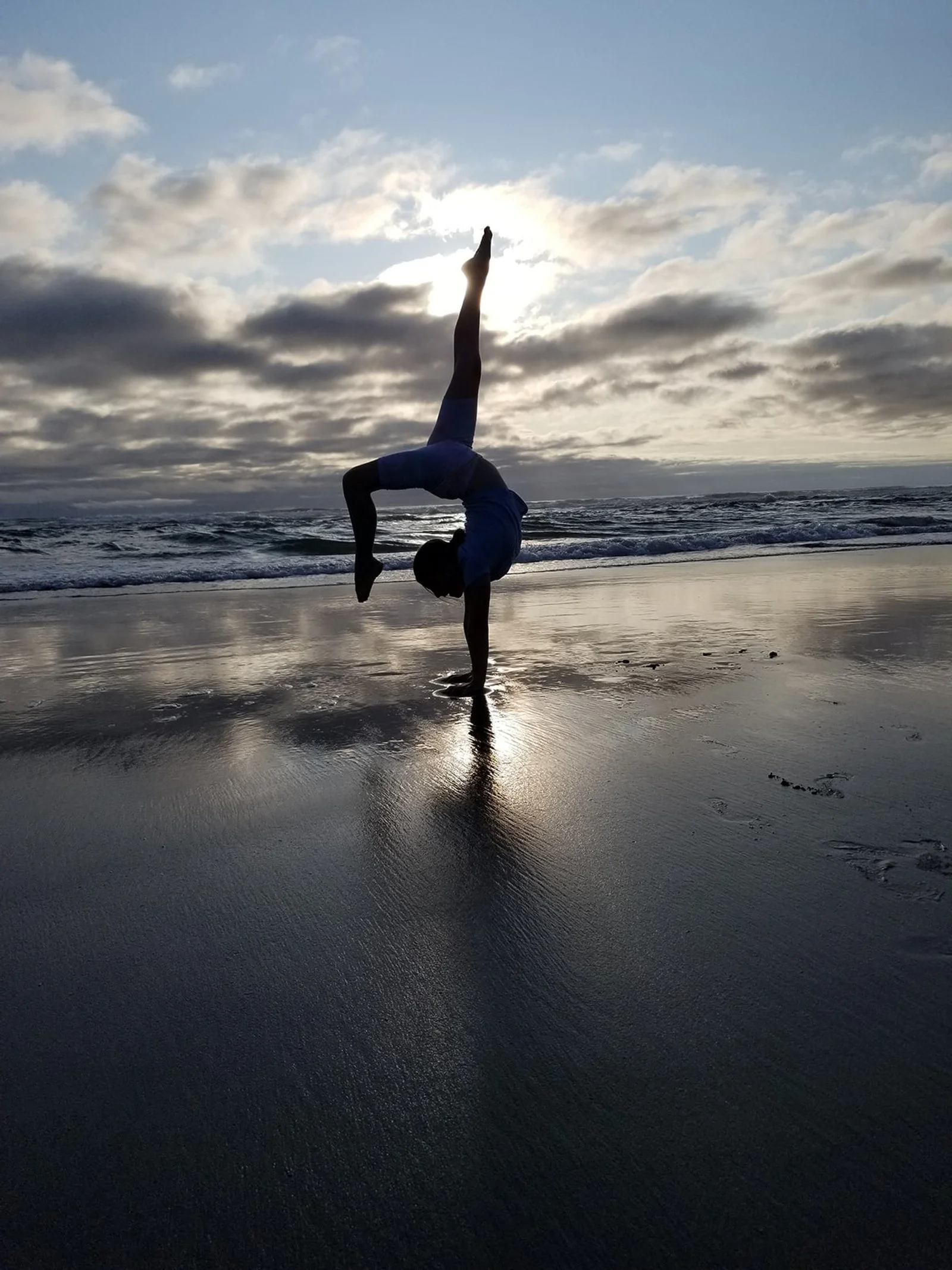 Beach handstand_websize.jpg