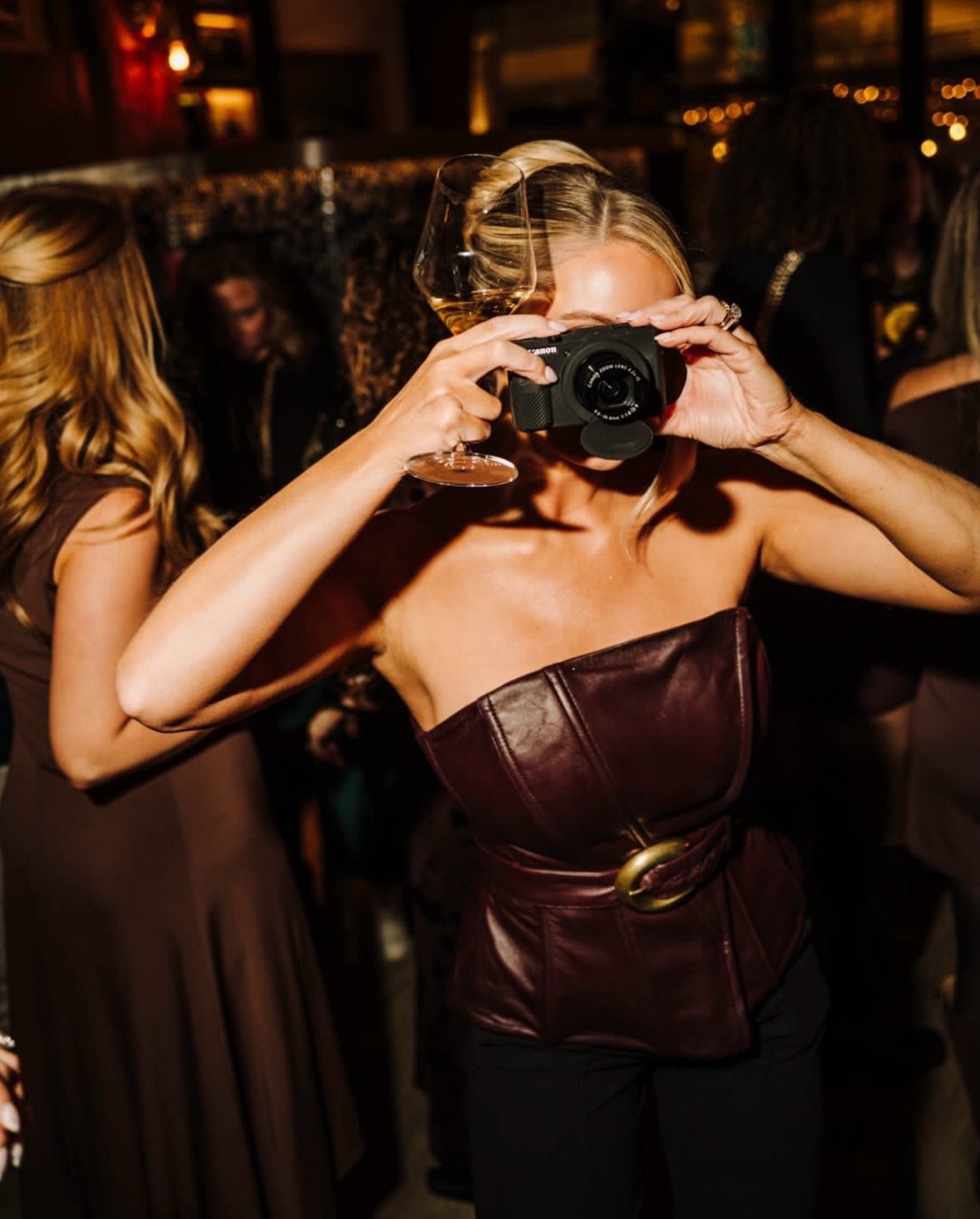 @madisonlecroy makes it easy to look this chic when you already look that good. &hearts;️

from concept to execution, swipe thru to see my lookbook pitch + styling come to life.

#luxurystylist #personalstylist #luxurystyling #bravo #stylist