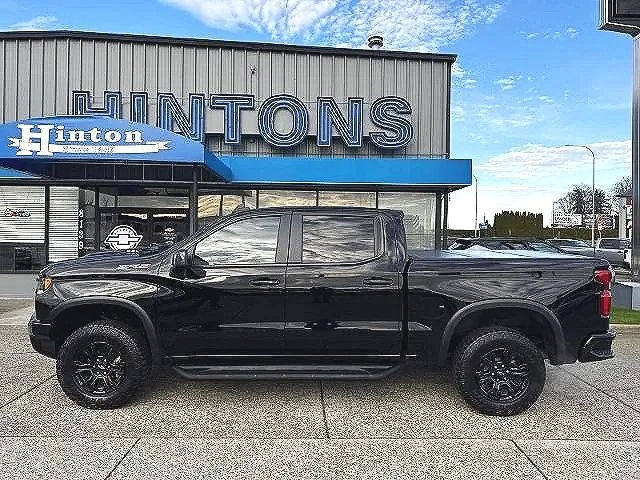 2023 chevy silverado black zr2 four wheel drive