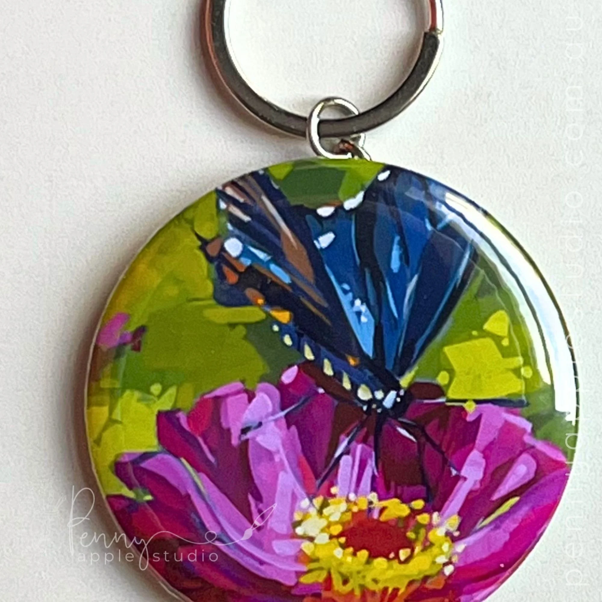 Stealing the Show – Art Keyring (58 mm)