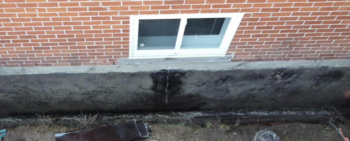 Pourquoi le prix d’une réparation de fissure de fondation varie-t-il autant ? L’analyse de Fissures Expert Inc. 