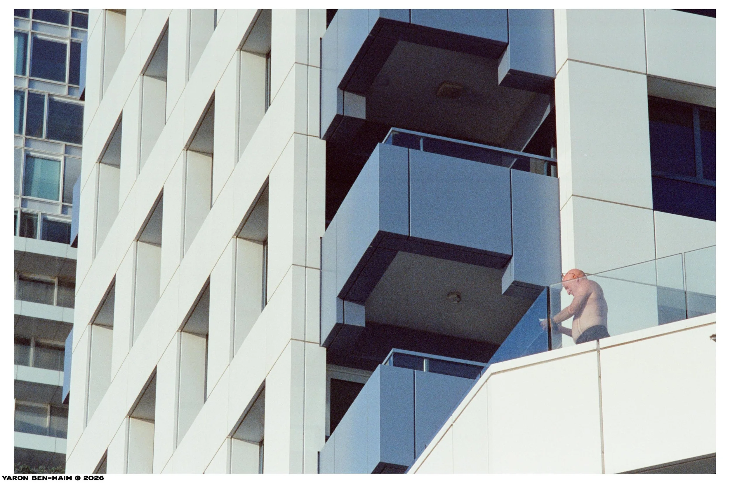 cinestill800t_r4_sep_oct_2026_n3_web.jpg