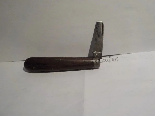 Another antique jackknife manufactured by L. Bradley Knife Company in Naugatuck, CT. The stamp is still visible on the tang. 