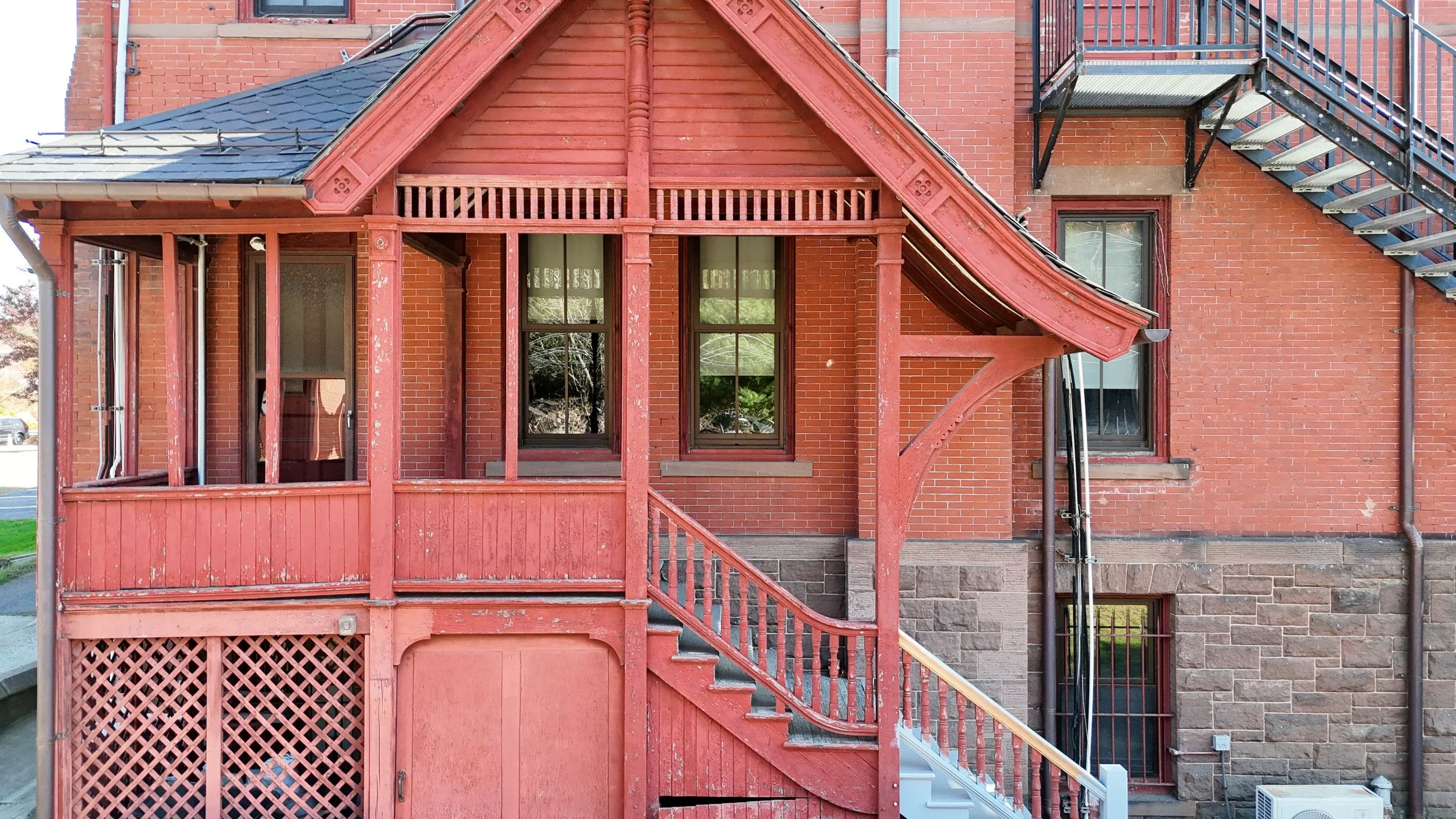 Tuttle Building Naugatuck - 10/2024 Photo Credits: Taylor Bennett