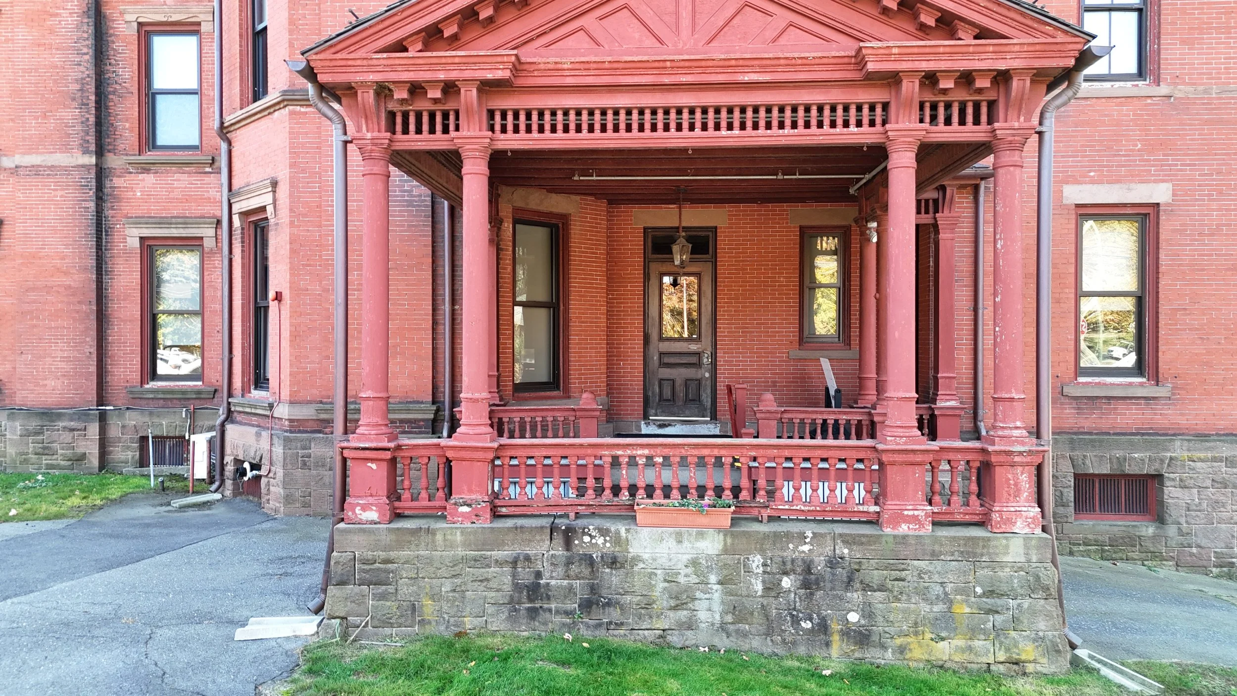 Tuttle Building Naugatuck - 10/2024 Photo Credits: Taylor Bennett