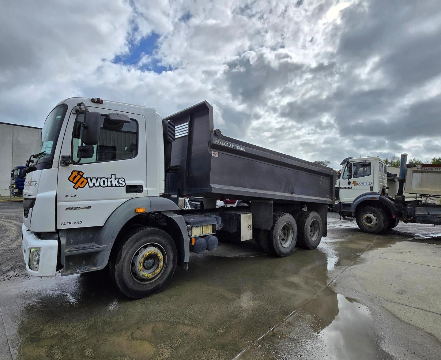 From site to site, we deliver on time, every time.

For more info www.tipworks.nz