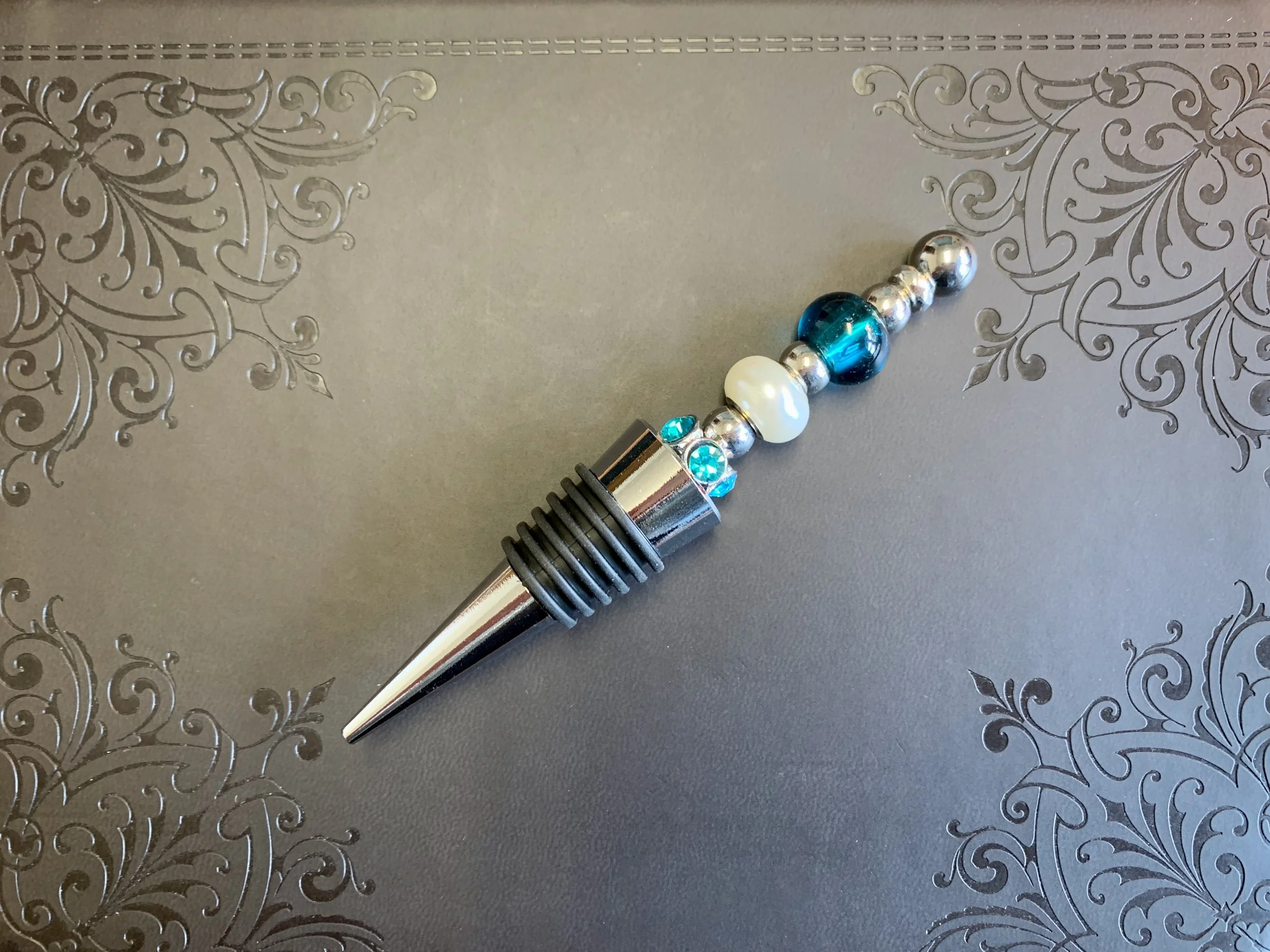 Beaded Wine Keeper - Teal/White