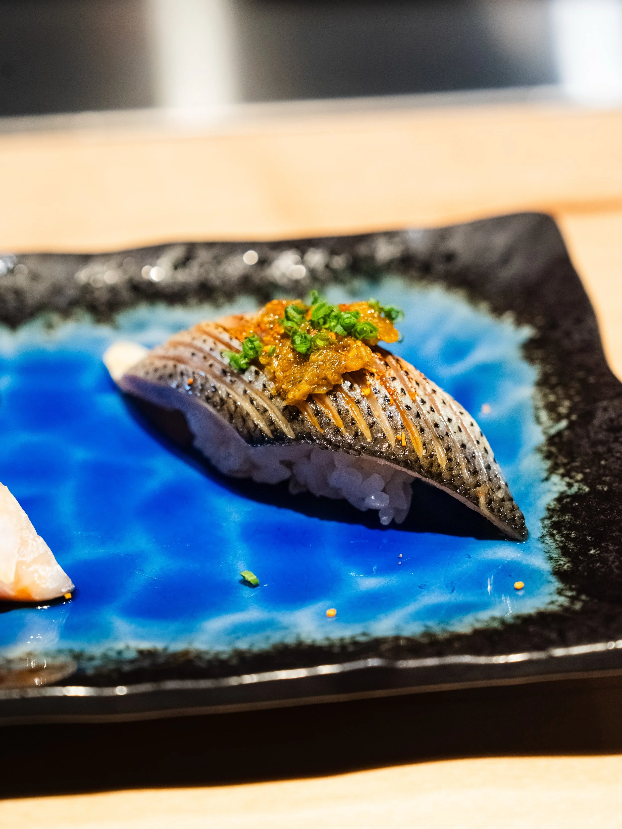 Would you try this piece without knowing what it is first?🍣

At Haru Omakase, every course is thoughtfully introduced through the menu, but the real experience is tasting how each bite unfolds in front of you.

#HARUOmakase #OmakaseExperience #Colum