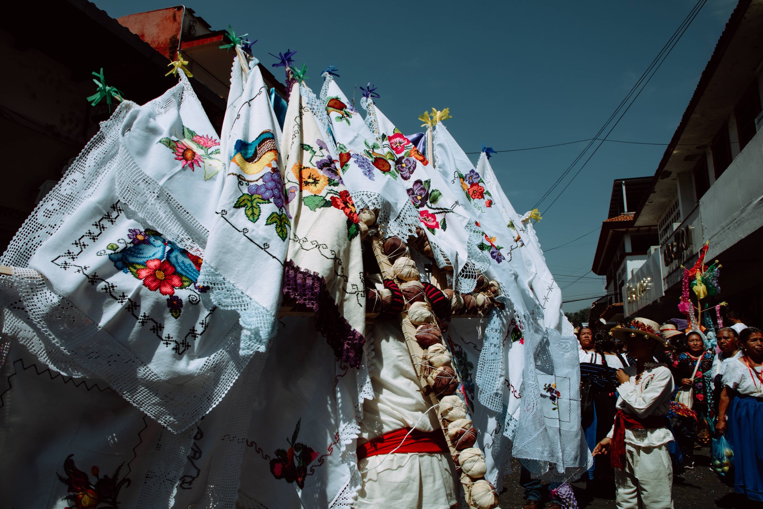 desfile-artesanos-fotorafia-documental-uruapan.jpg