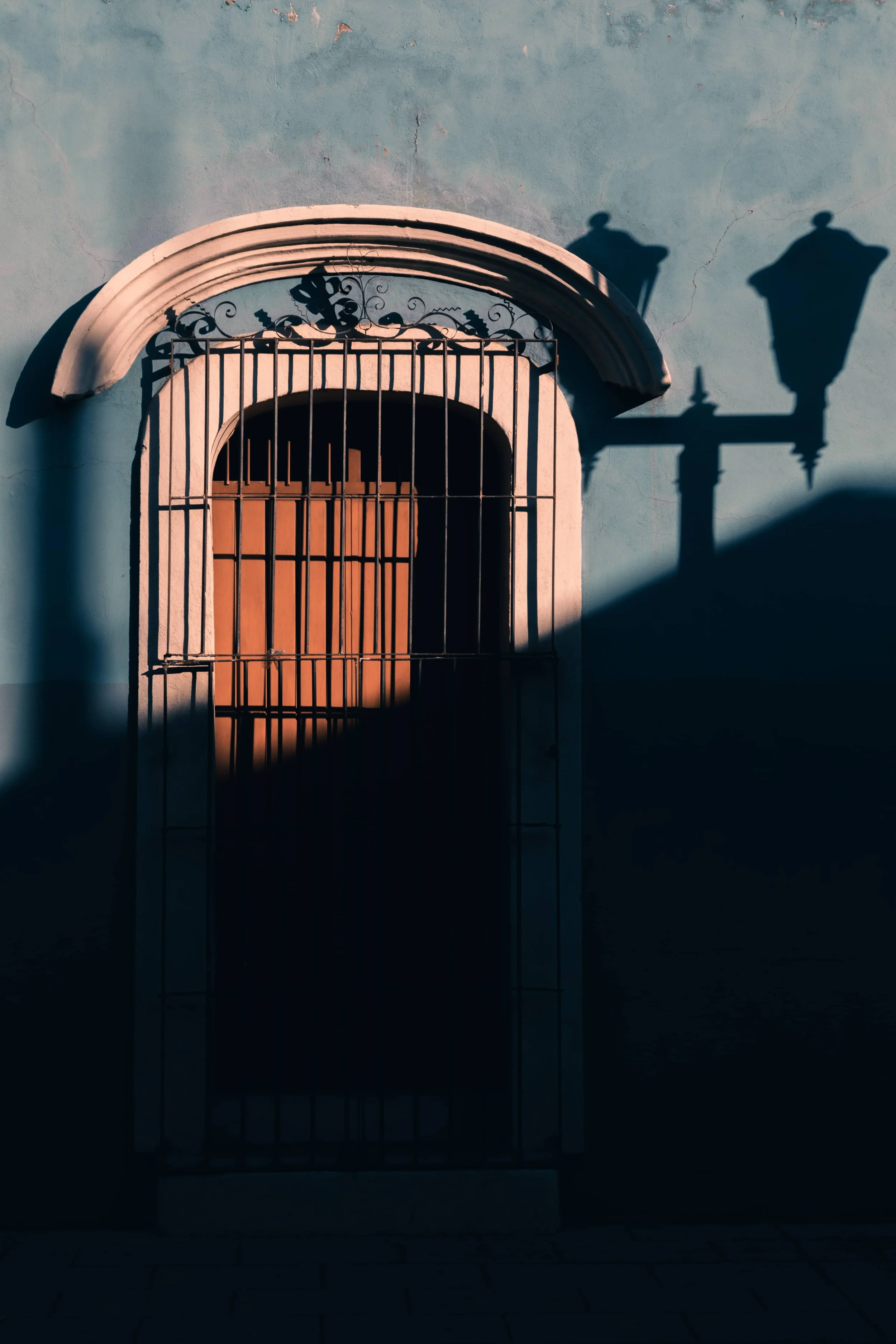 sombras-puerta-fotografia-callejera-oaxaca.jpg