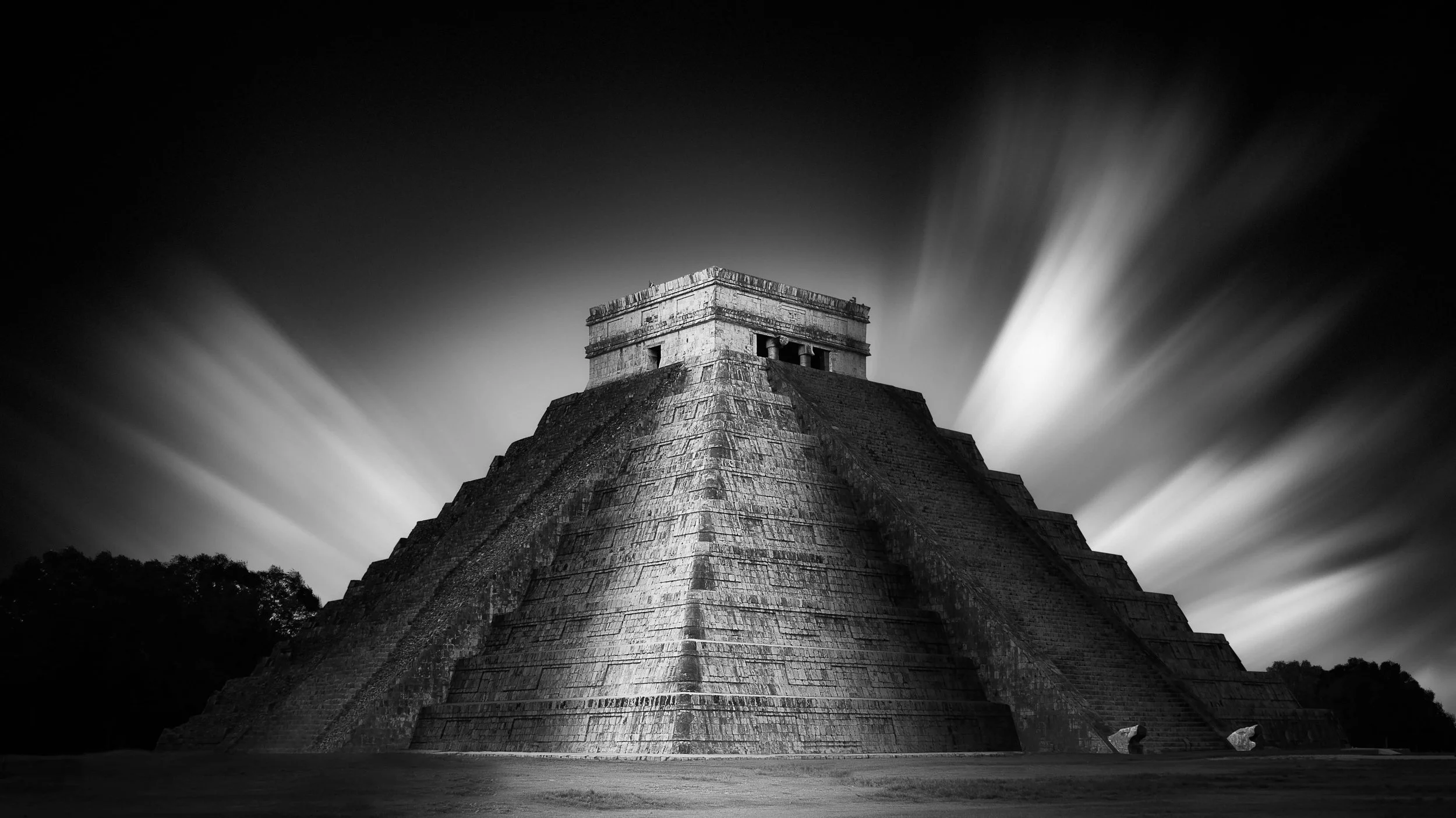chichen-itza-yucatan-mexico-fotografia-paisaje-blanco-negro.jpg