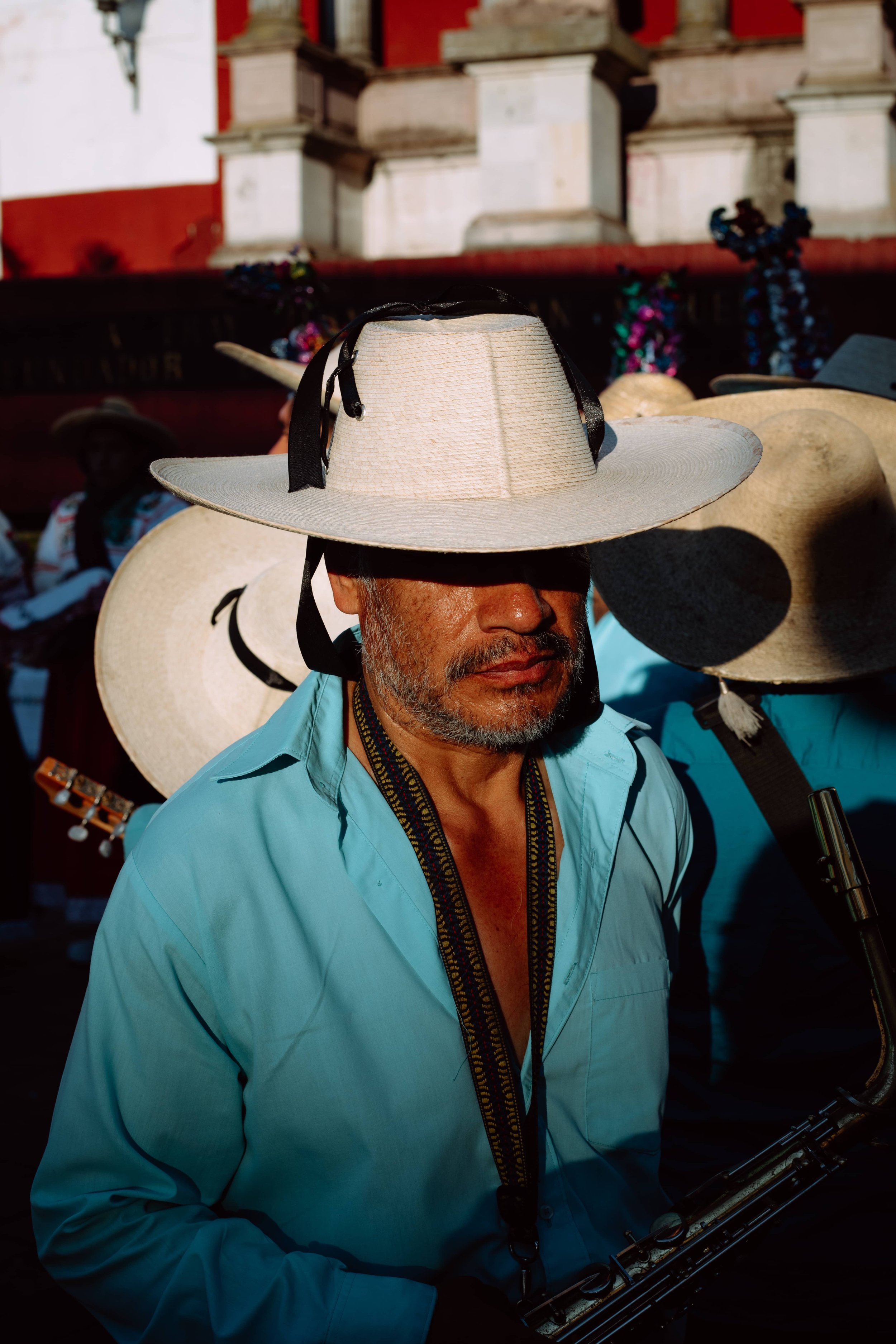 fotografia-callejera-señor-sombrero-sombras.jpg