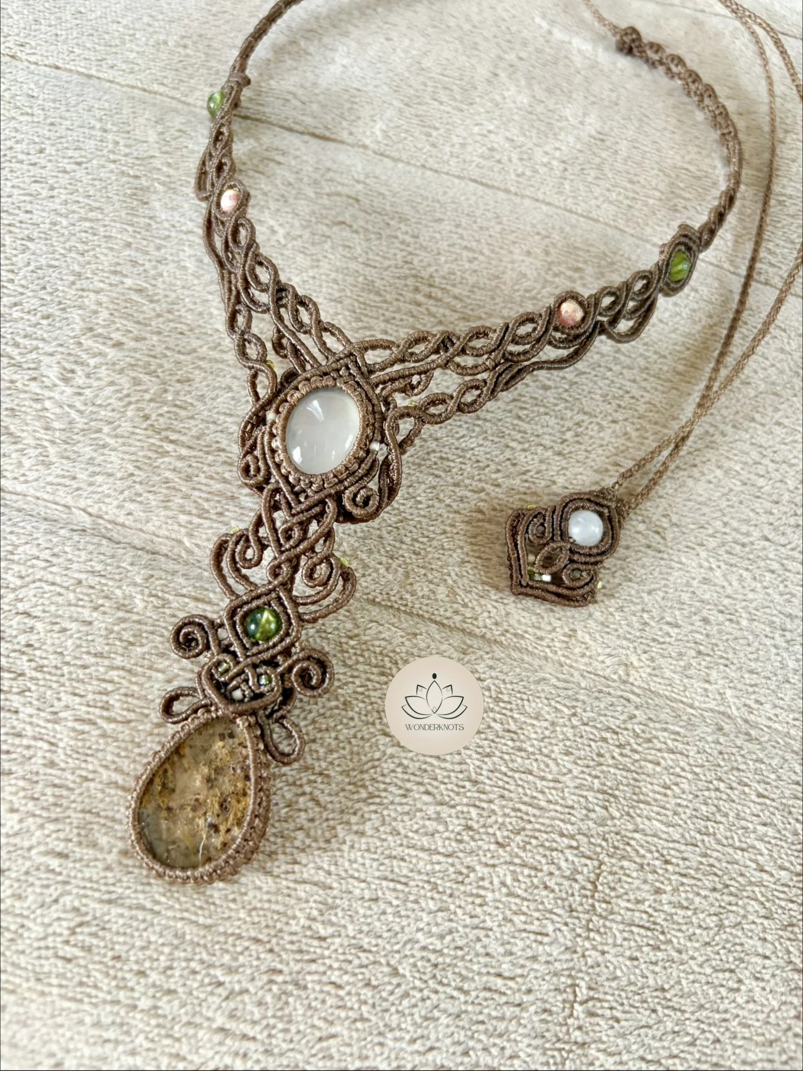 Garden Quartz & White Chalcedony