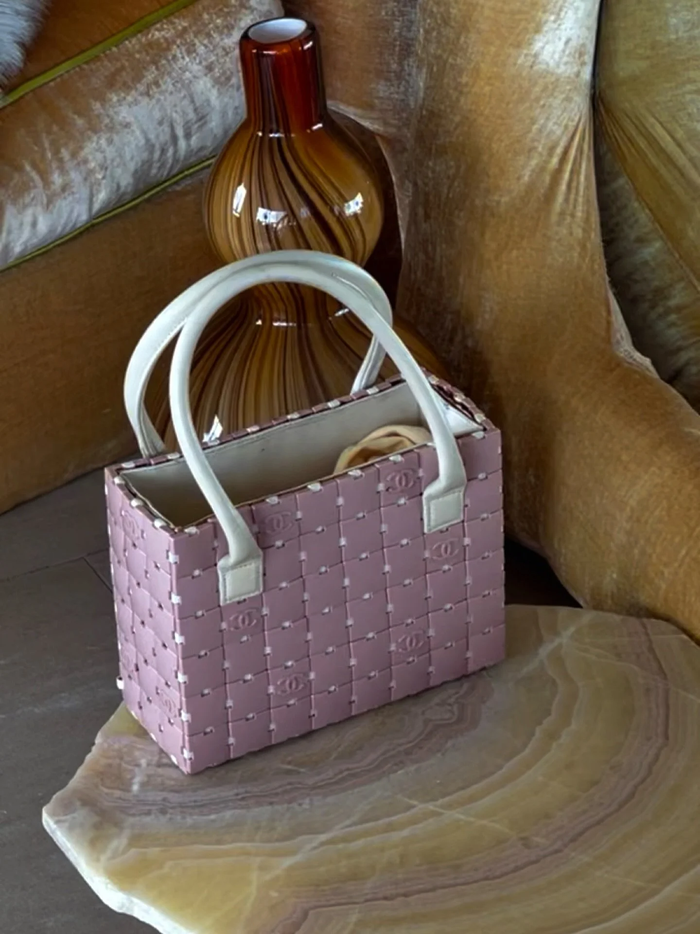 Chanel on line one. We didn&rsquo;t even let it ring twice 💋 

#WardrobeWired #VintageLuxury #Chanel #MiuMiu #dior #fendi #louisvuitton #miami #vintage #style