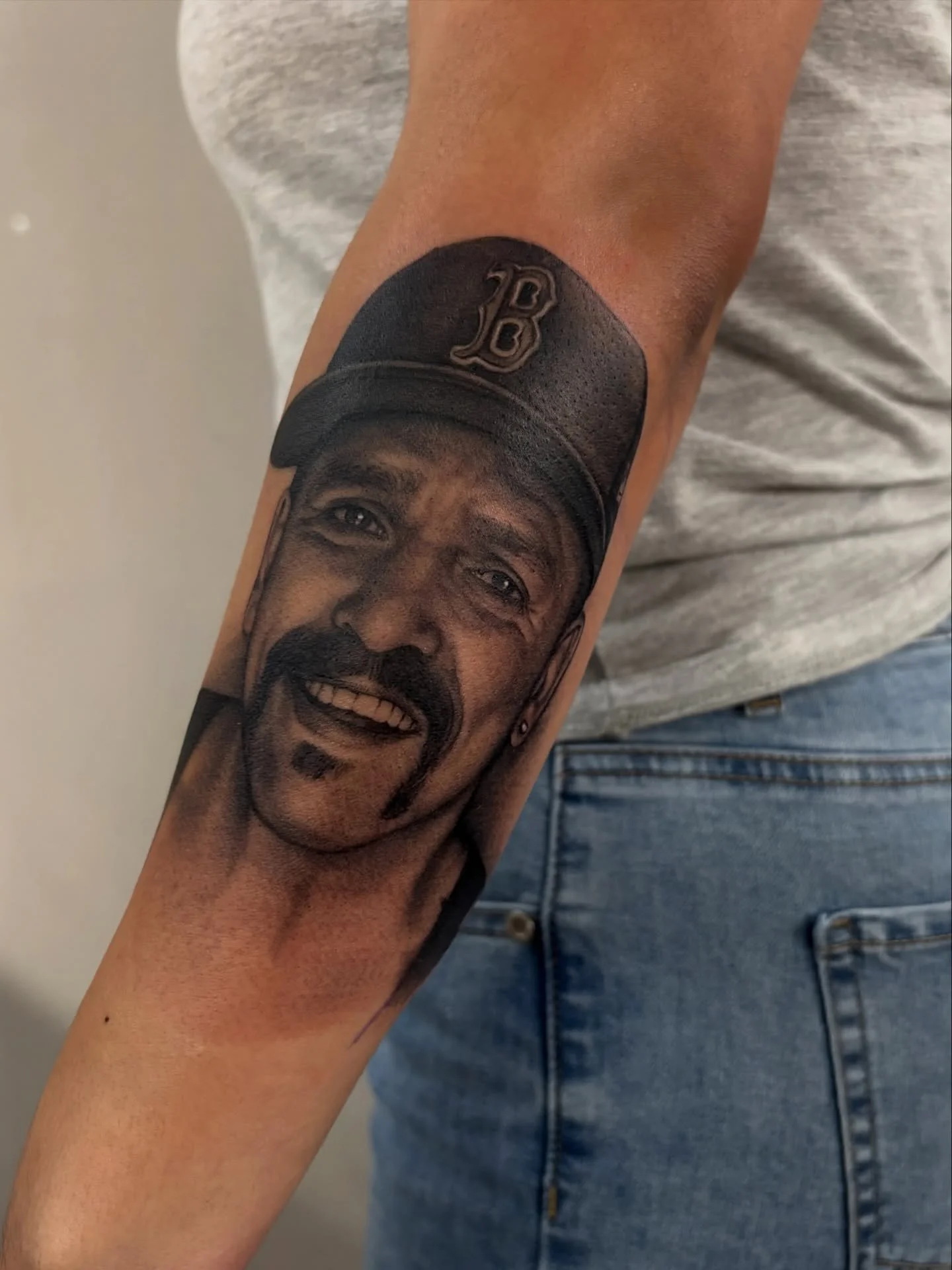 Memorial portrait for Leslie 🌹

&bull;
&bull;
&bull;

#portraittattoos #losangelestattooartist